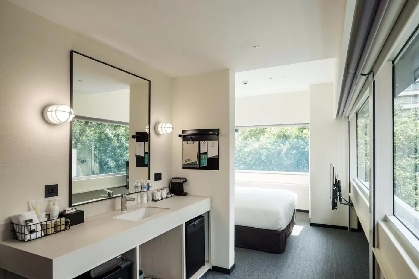 Corner Queen Room - Hall-End in amba Taipei Zhongshan