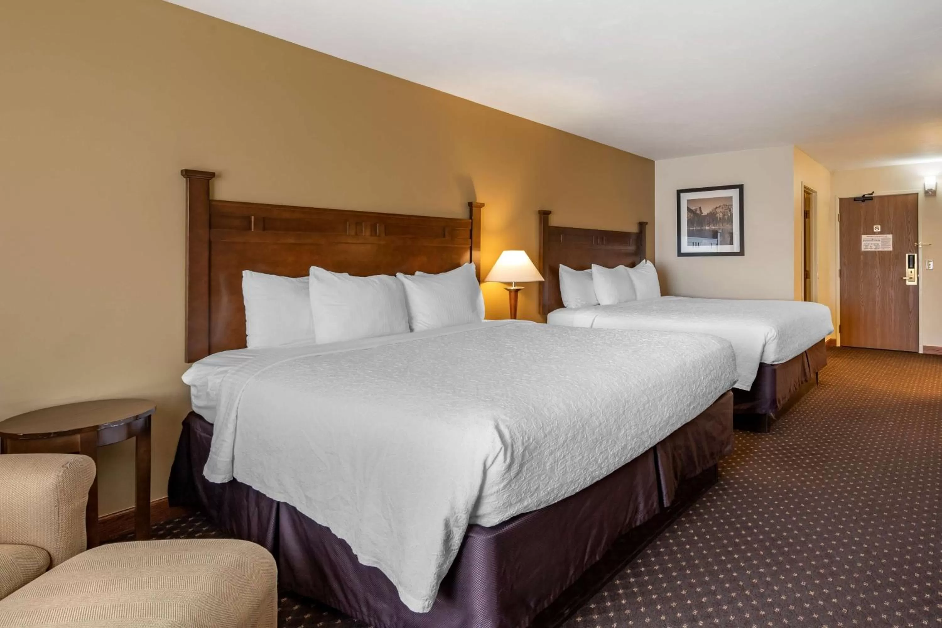 Queen Room with Two Queen Beds with Roll-In Shower - Disability Access in Best Western Desert Inn