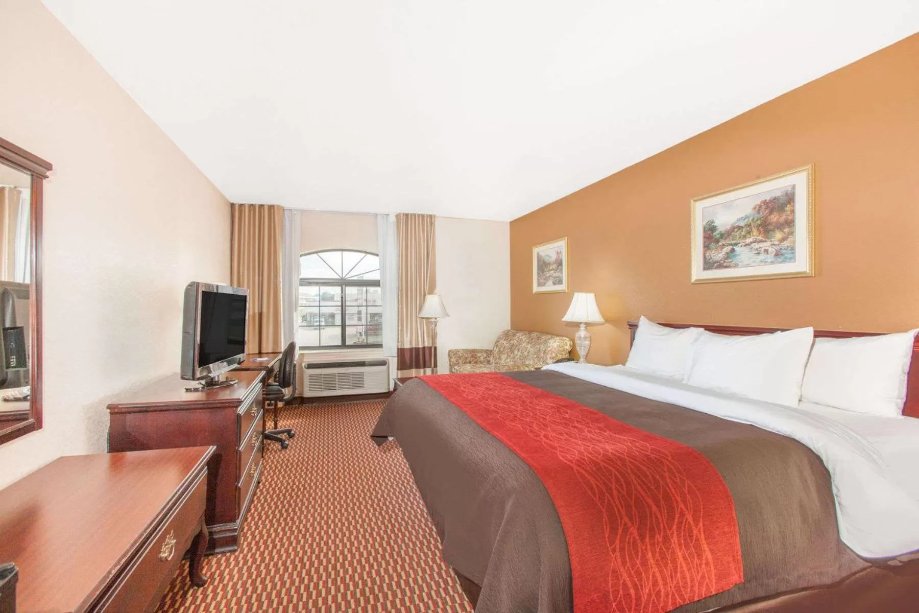 King Room - Non-Smoking in Quality Inn & Suites Oklahoma City North