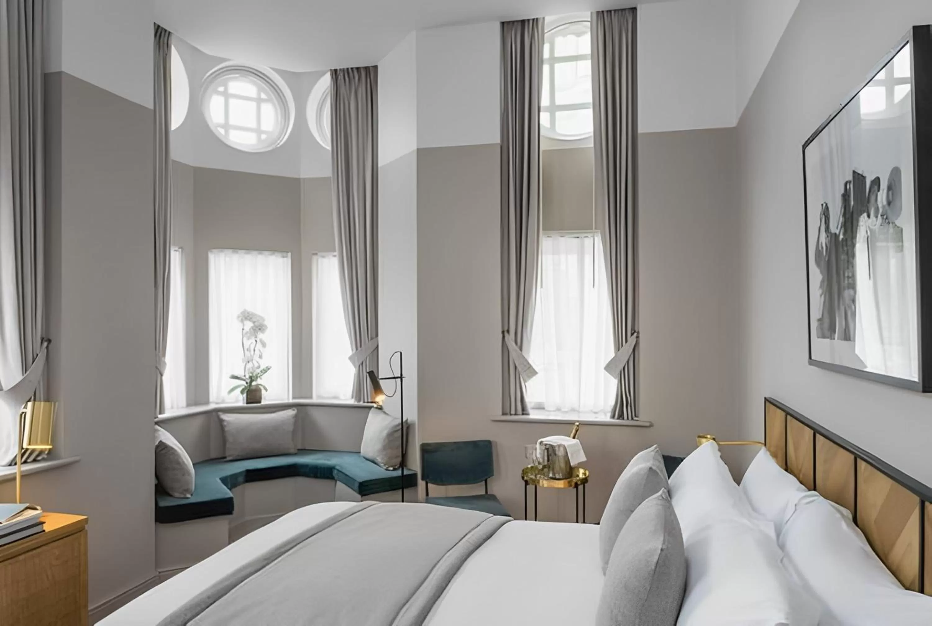 Suite in Victory House Leicester Square