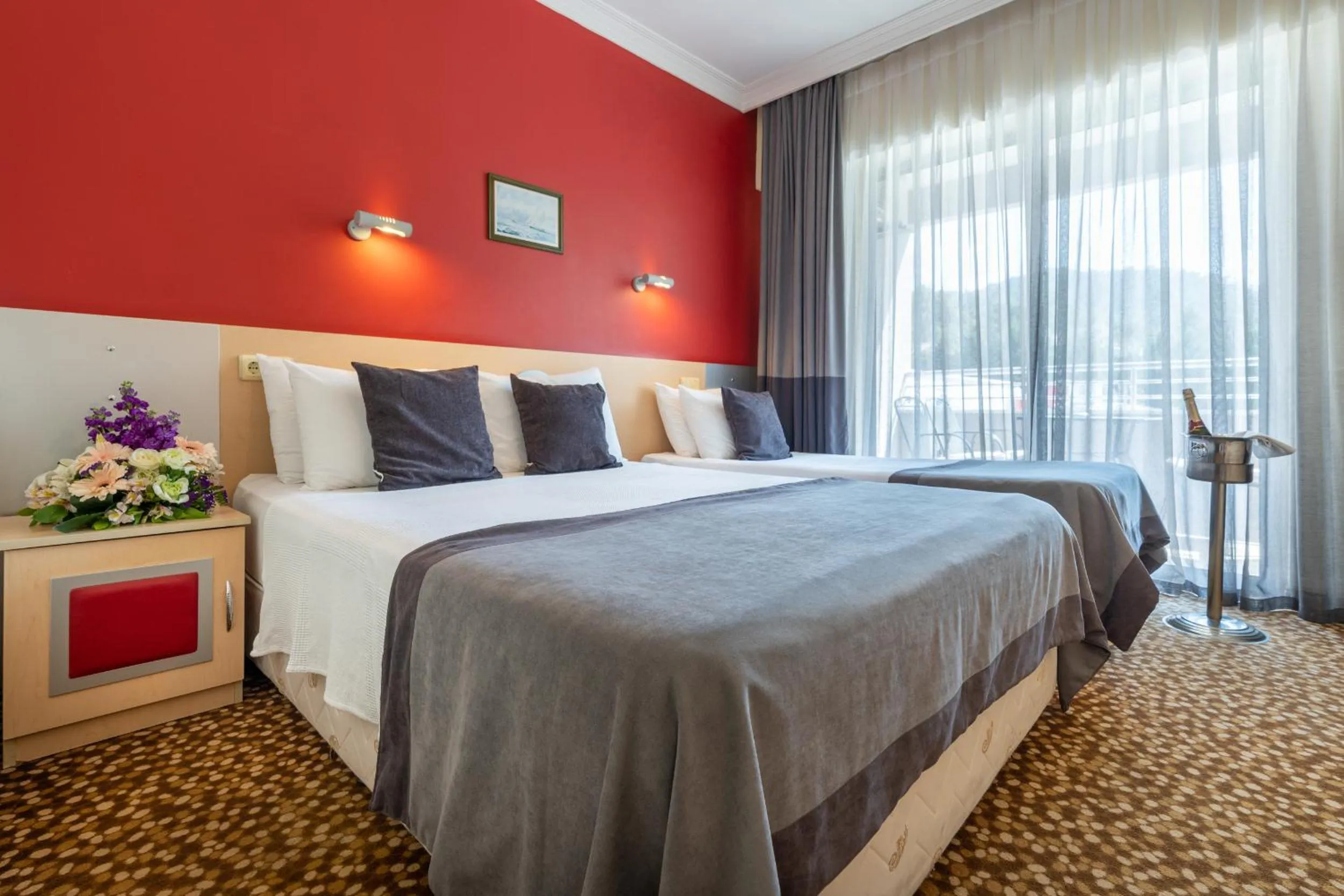 Classic Double Room with Balcony - single occupancy in Grand Viking Hotel