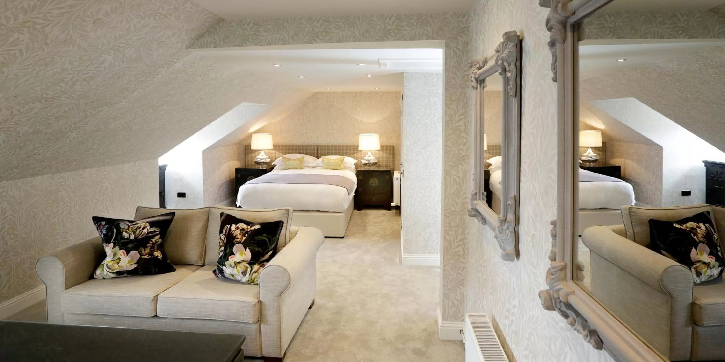 Townhouse Grand - single occupancy in Nira Caledonia