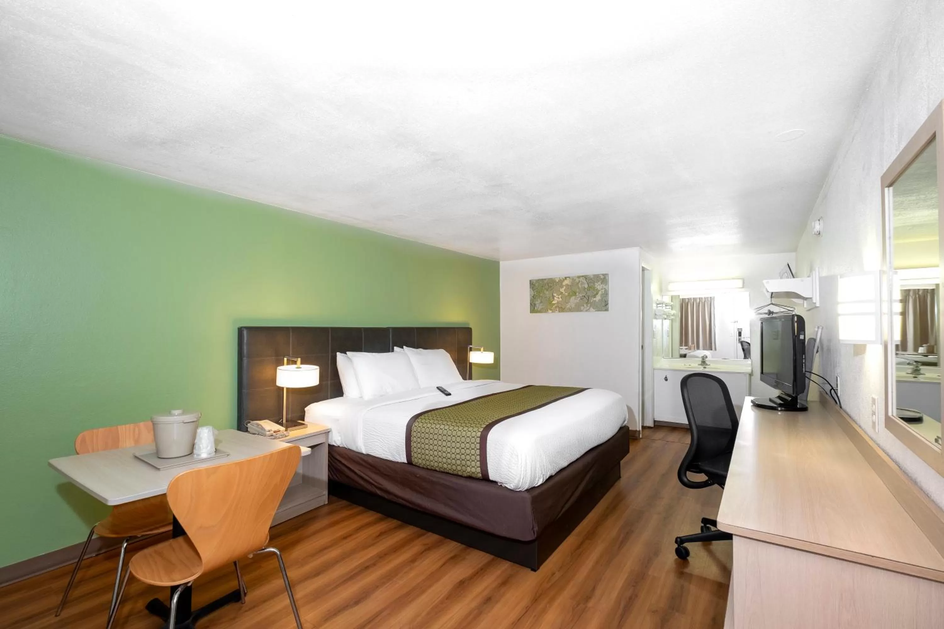 King Room - Smoking  in American Inn