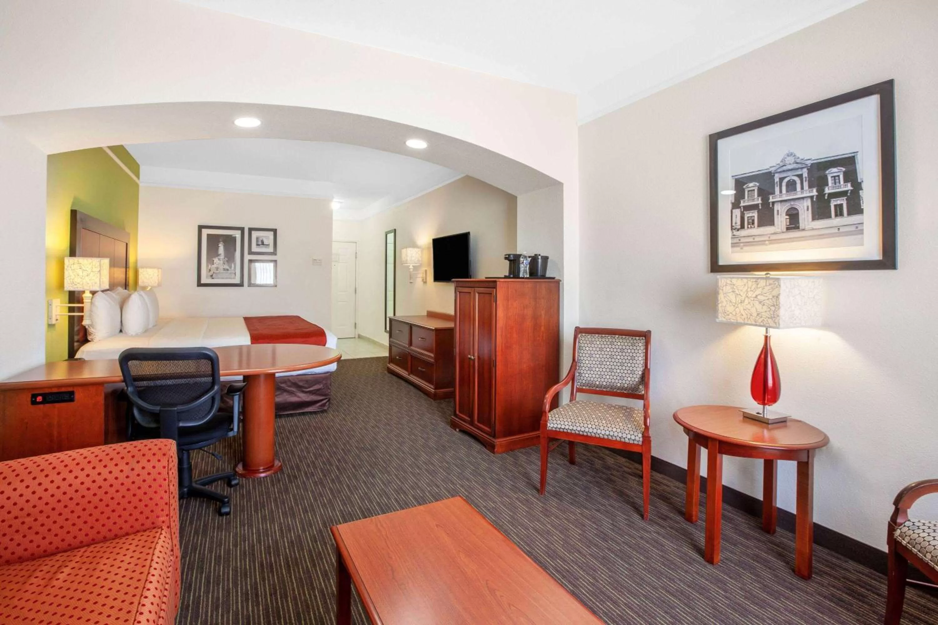 King Suite in La Quinta by Wyndham Cd Juarez Near US Consulate