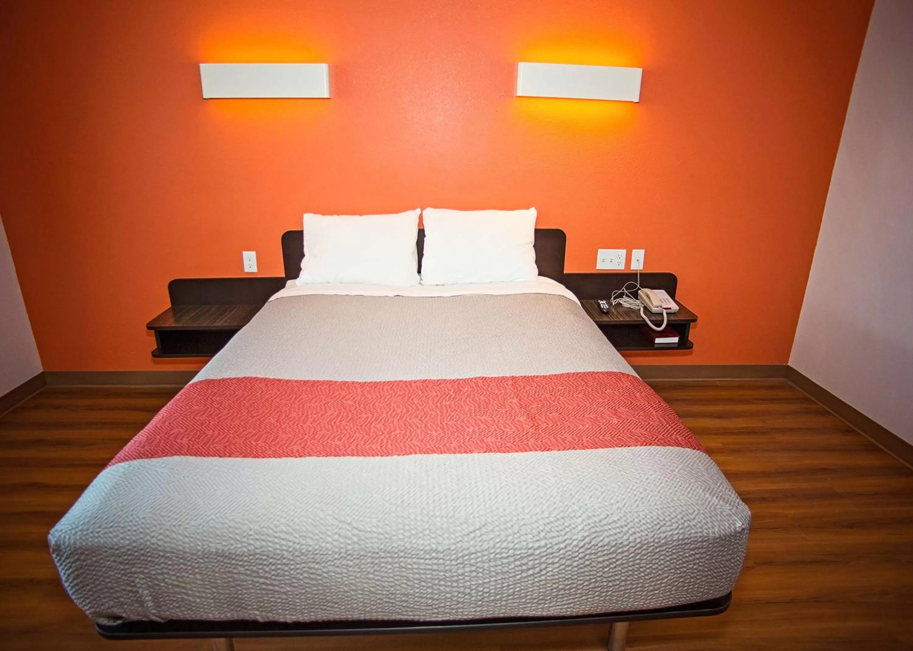 King Room - Non-Smoking in Motel 6-Crescent City, CA