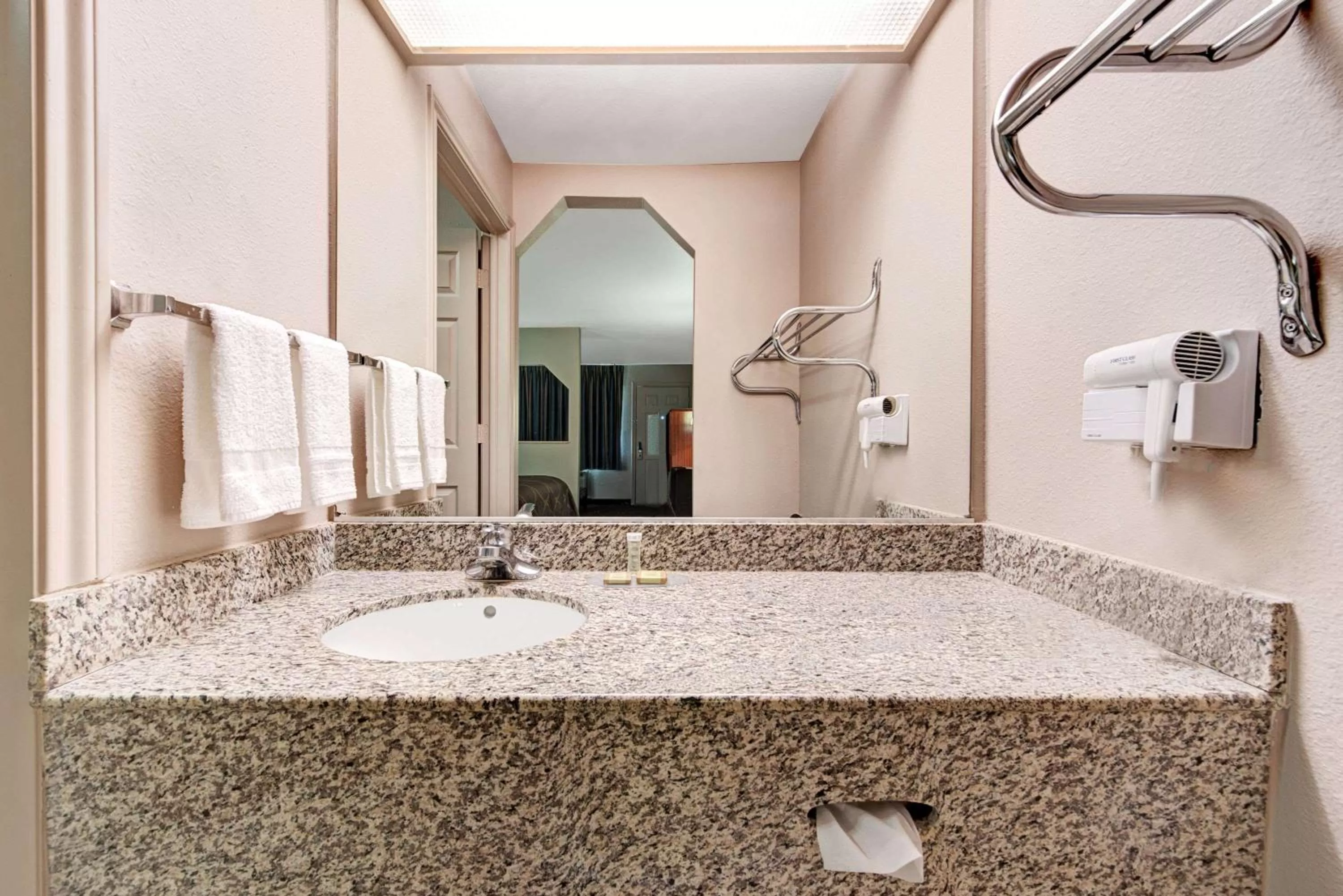 King Room - Non-Smoking in Super 8 by Wyndham Richardson Dallas