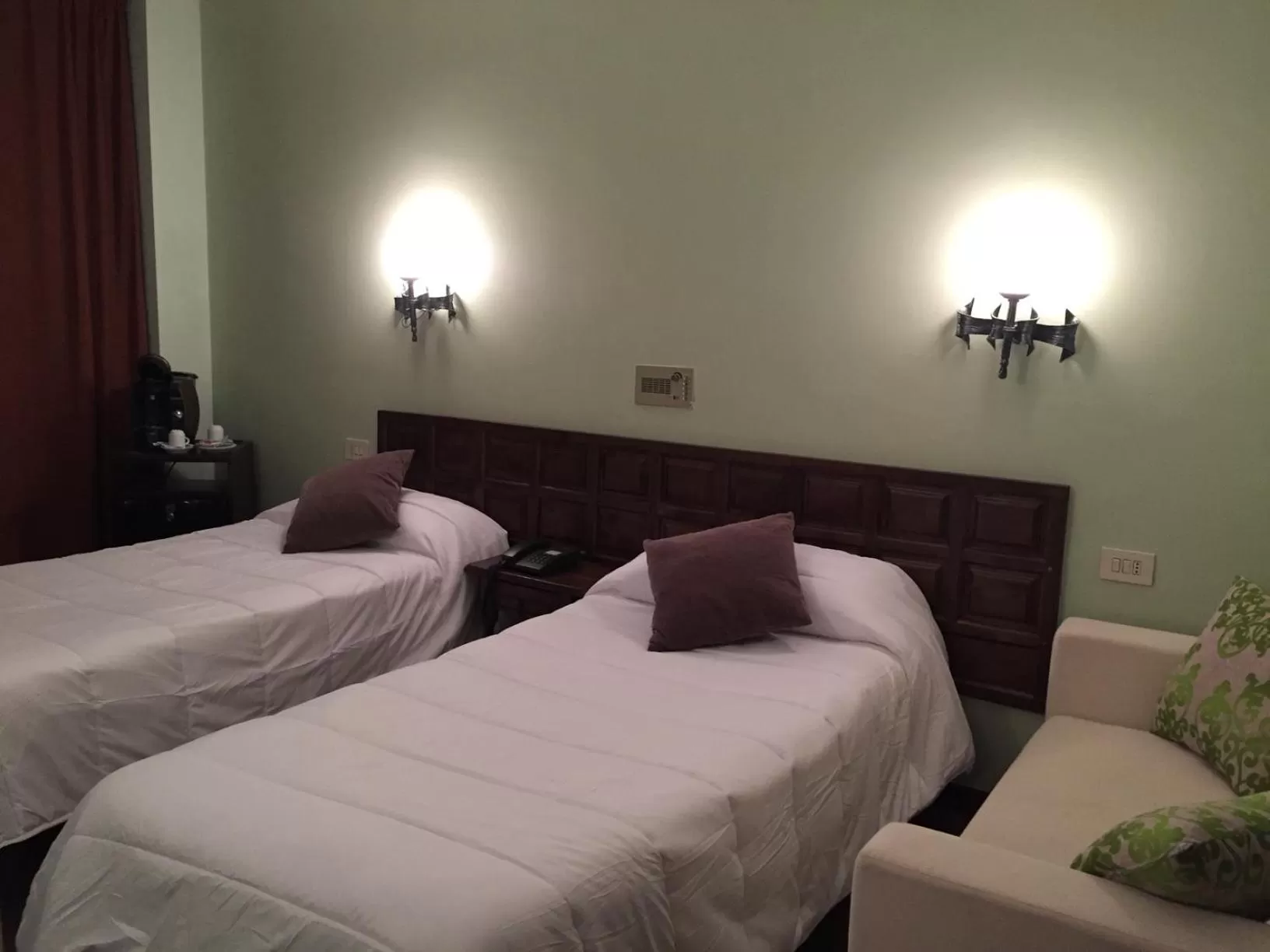 Standard Twin Room in Hotel Folch