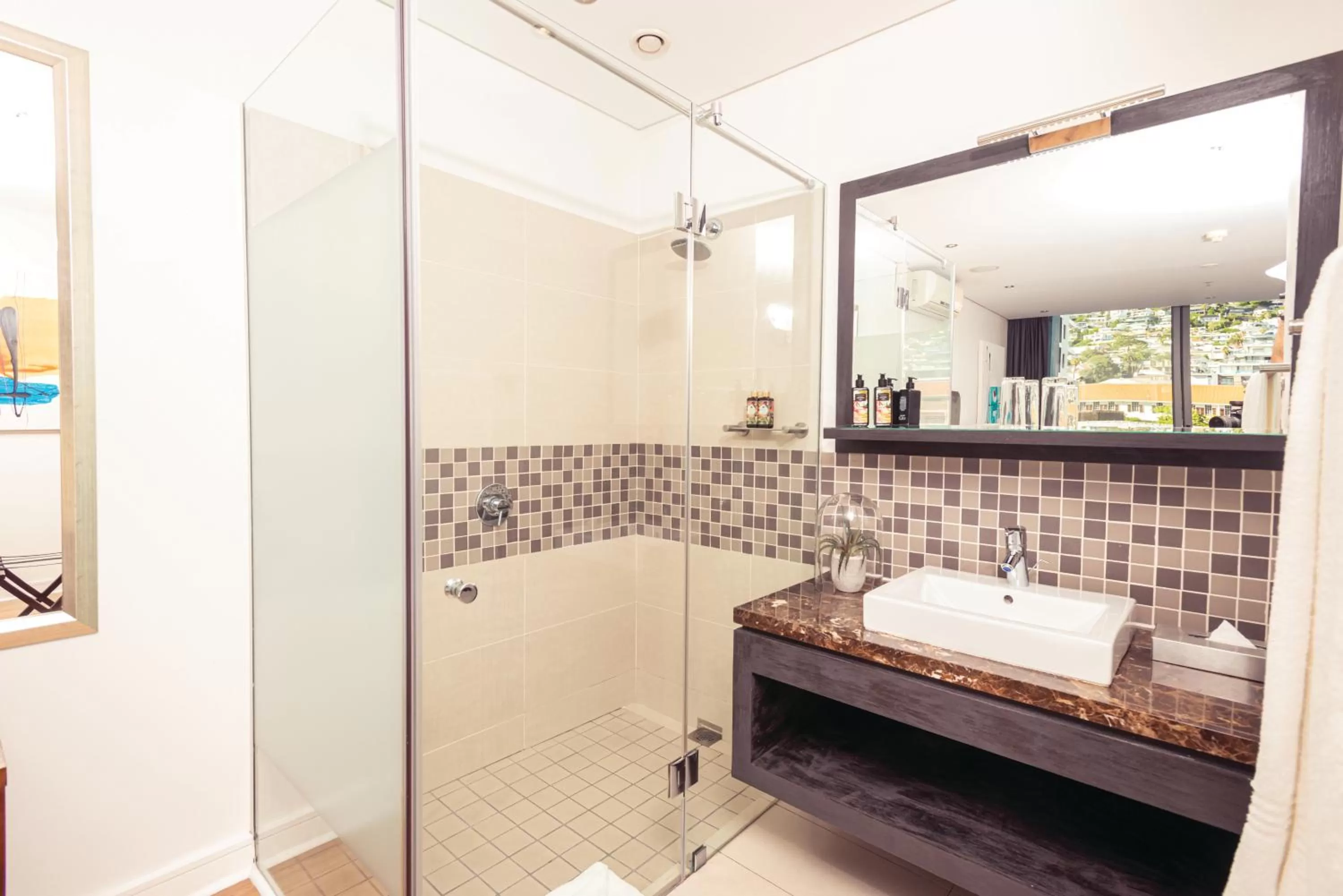 Double Room with Balcony in Newkings Boutique Hotel