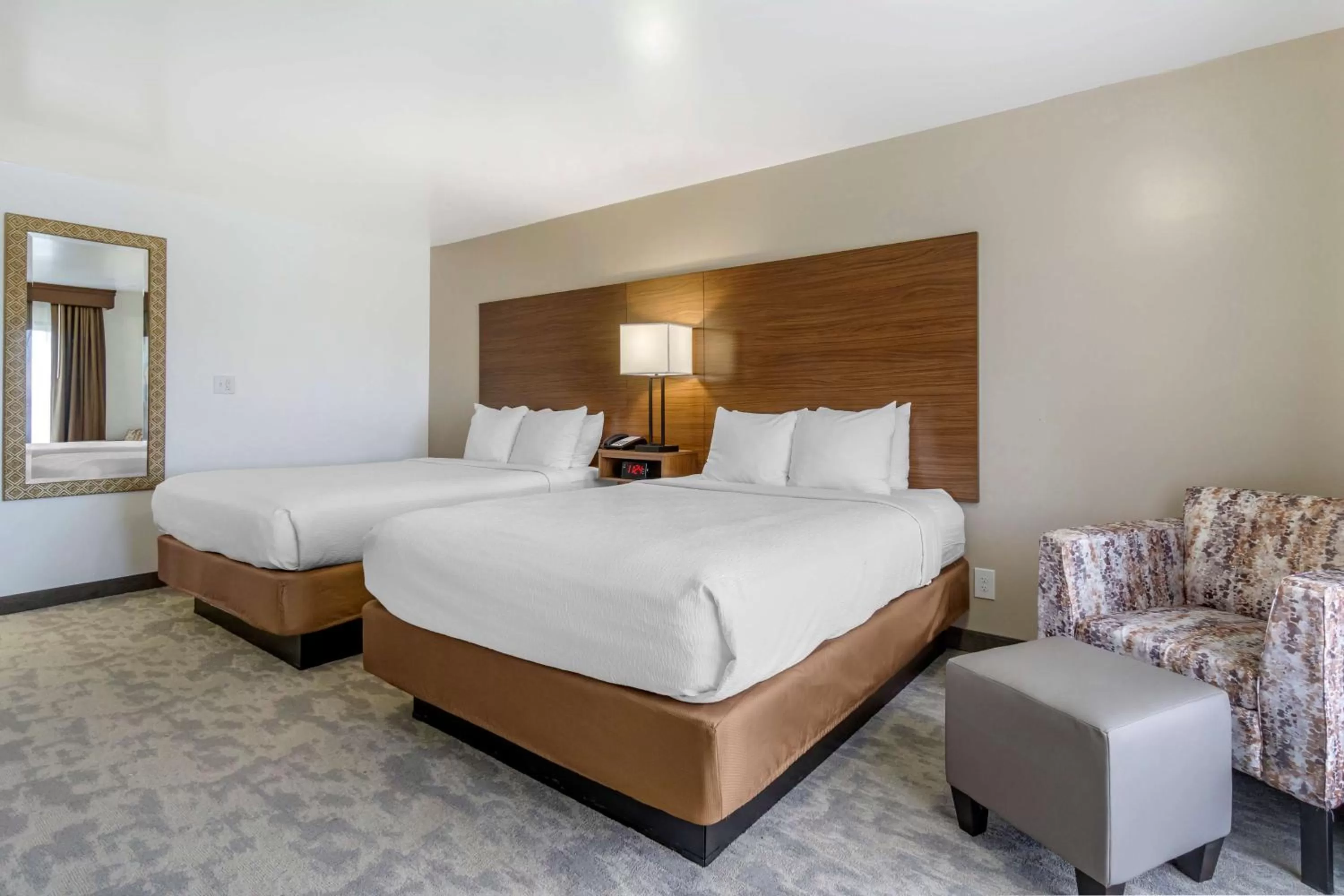 Queen Room with Two Queen Beds with Lake View - Non-Smoking in Best Western PLUS Lake Front Hotel