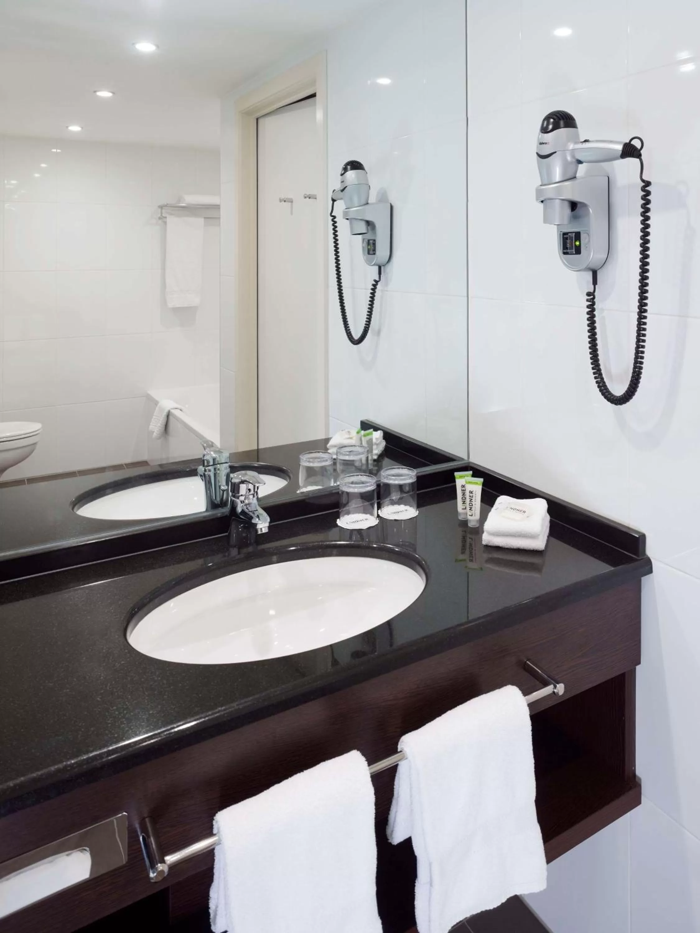 Twin Room in Lindner Hotel Antwerp, part of JdV by Hyatt