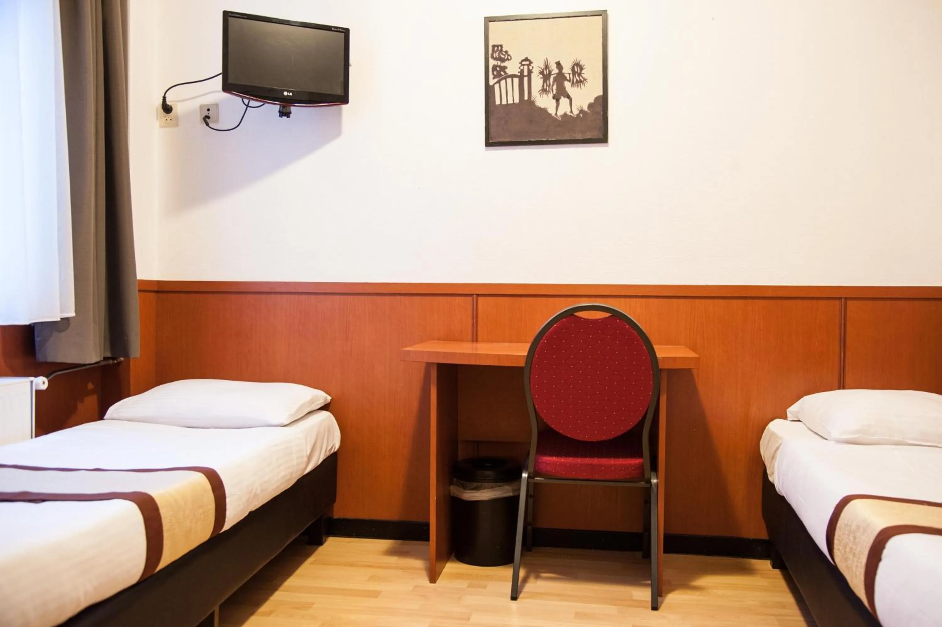 Twin Room in Hotel Continental Amsterdam