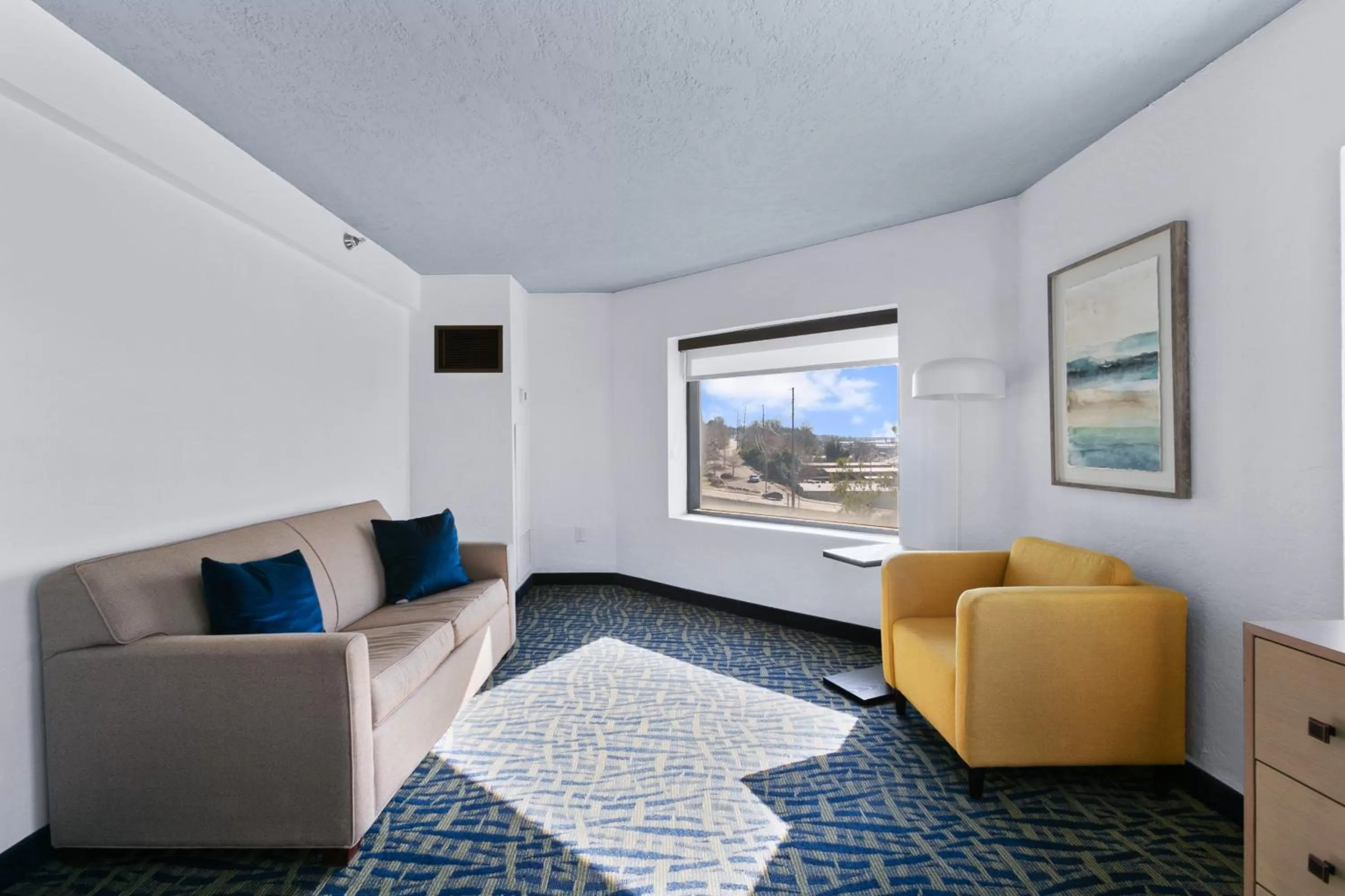 Single Room with Lake View in Mulberry, a Wyndham Hotel