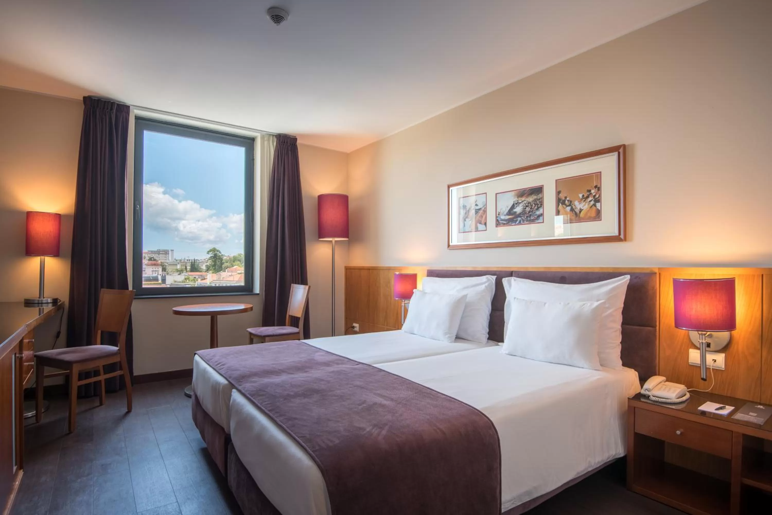 Twin Room in Vila Gale Opera