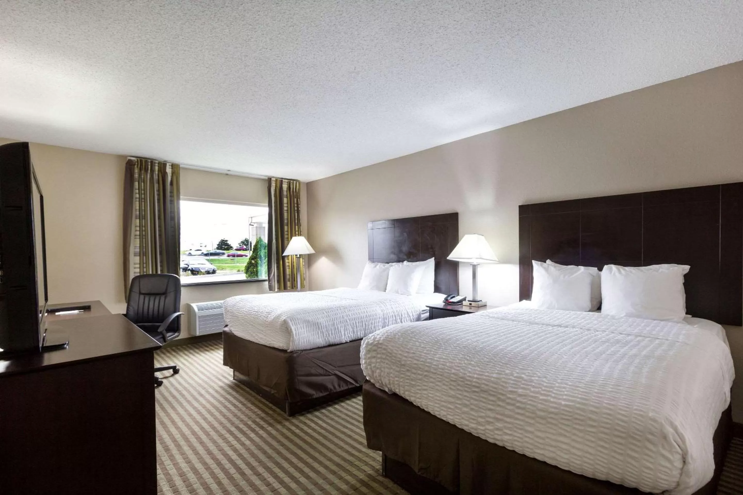 Double Room with Two Double Beds - Non-Smoking in Spark By Hilton Cleveland Beachwood