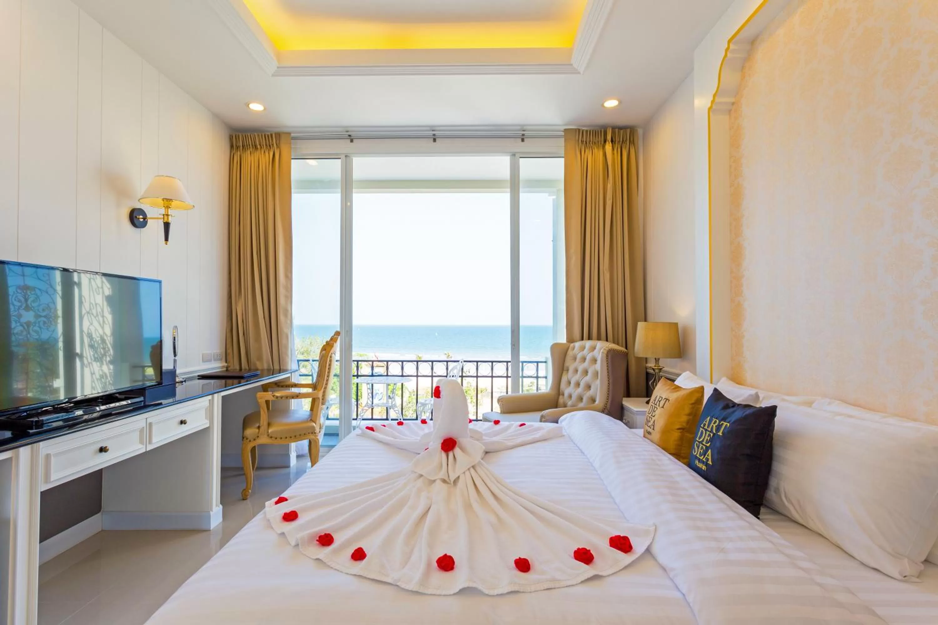 Deluxe Double Room with Balcony and Sea View in Art De Sea Hua Hin