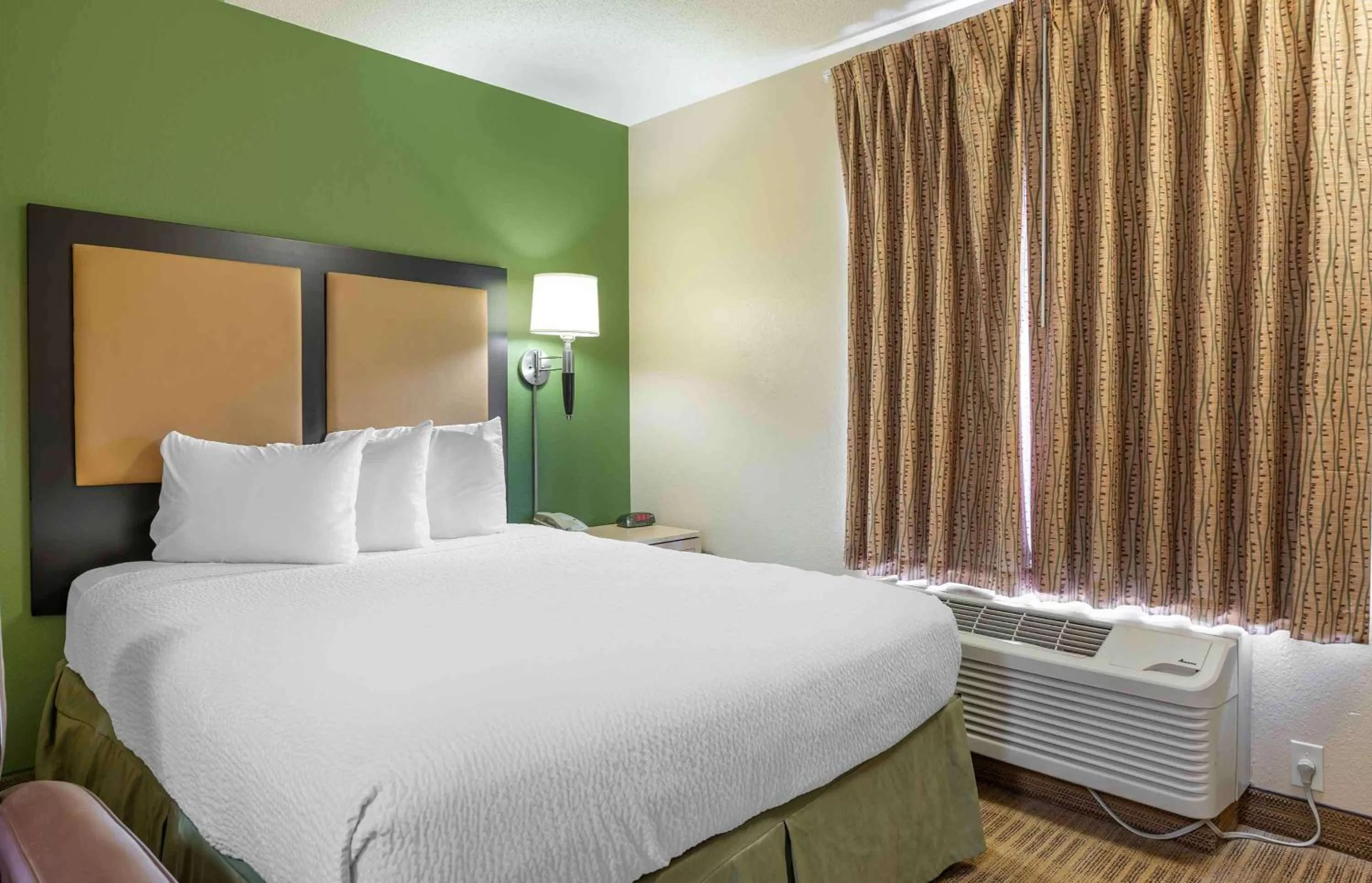Queen Studio - Non-Smoking in Extended Stay America Suites - Cincinnati - Blue Ash - Kenwood Road
