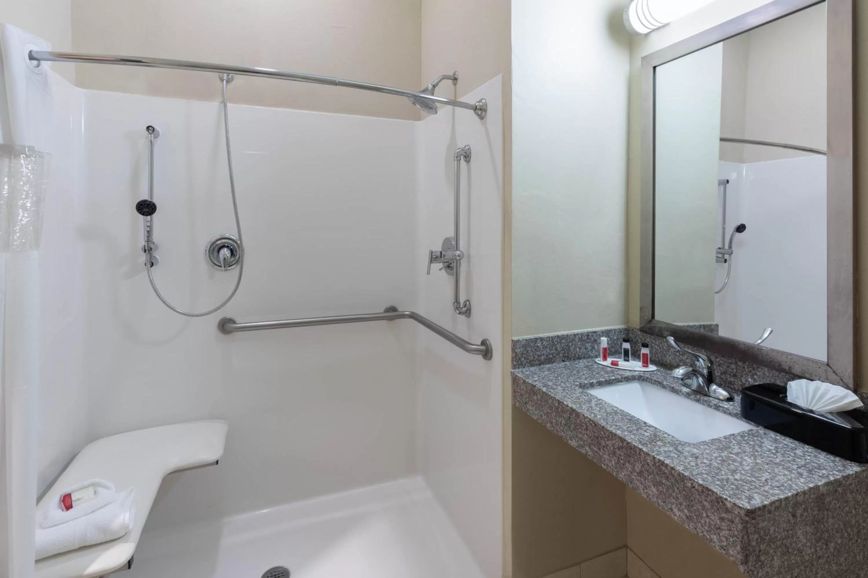 Queen Room with Two Queen Beds and Bath Tub - Mobility/Hearing Accessible - Non-Smoking in Baymont by Wyndham Victoria