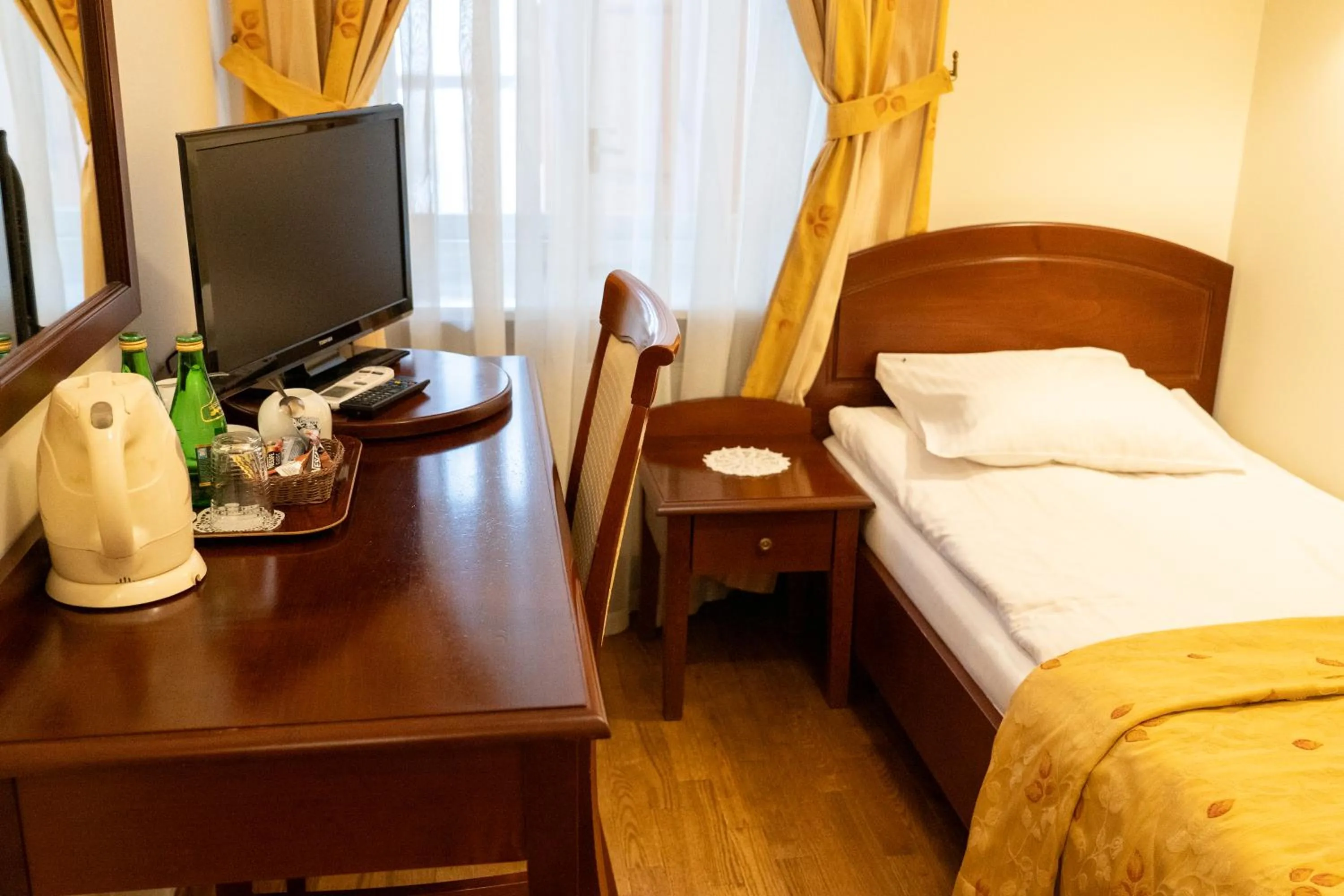 Twin Room in Aparthotel Karmel