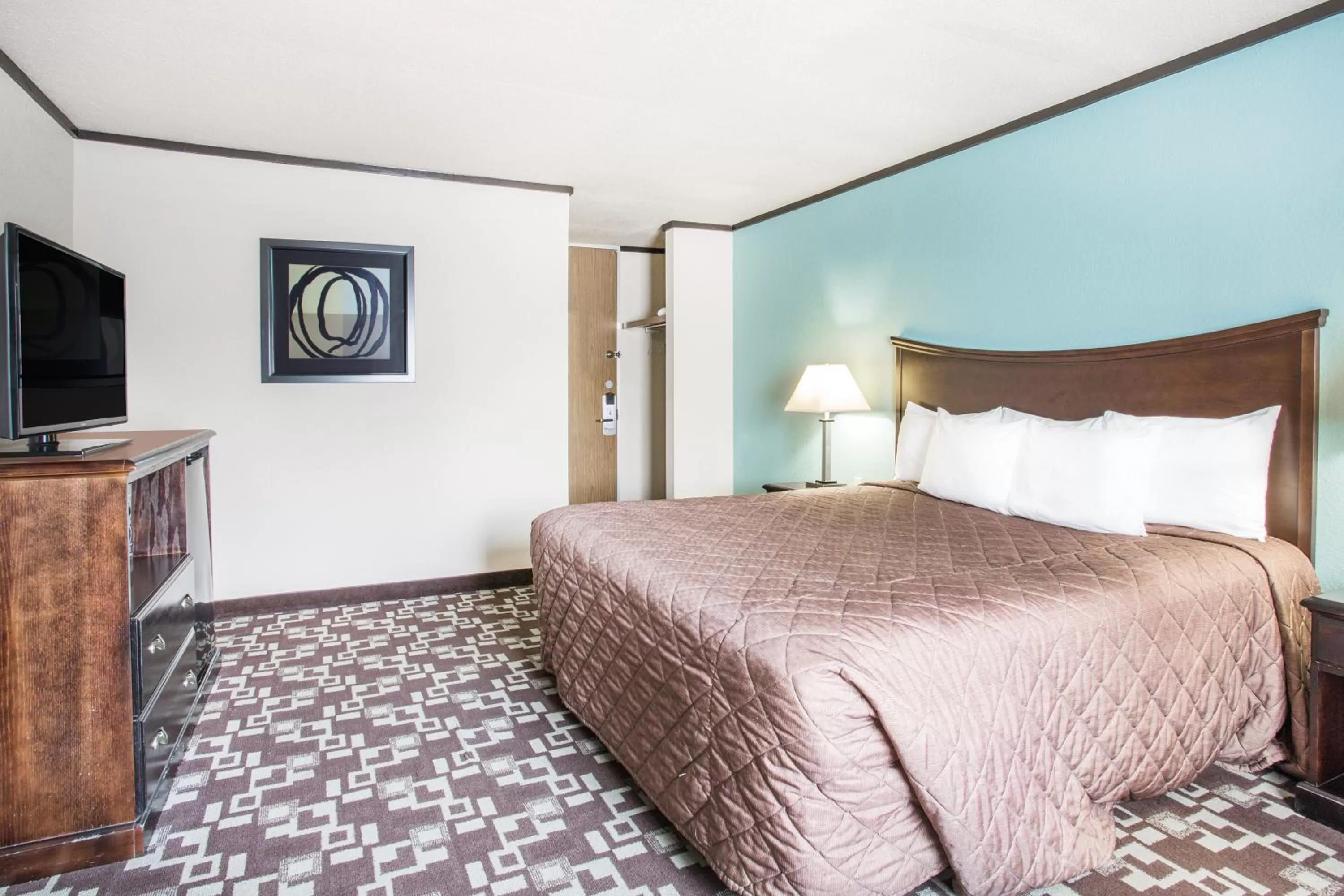 King Studio Suite - Non-Smoking in Super 8 by Wyndham Daleville/Roanoke