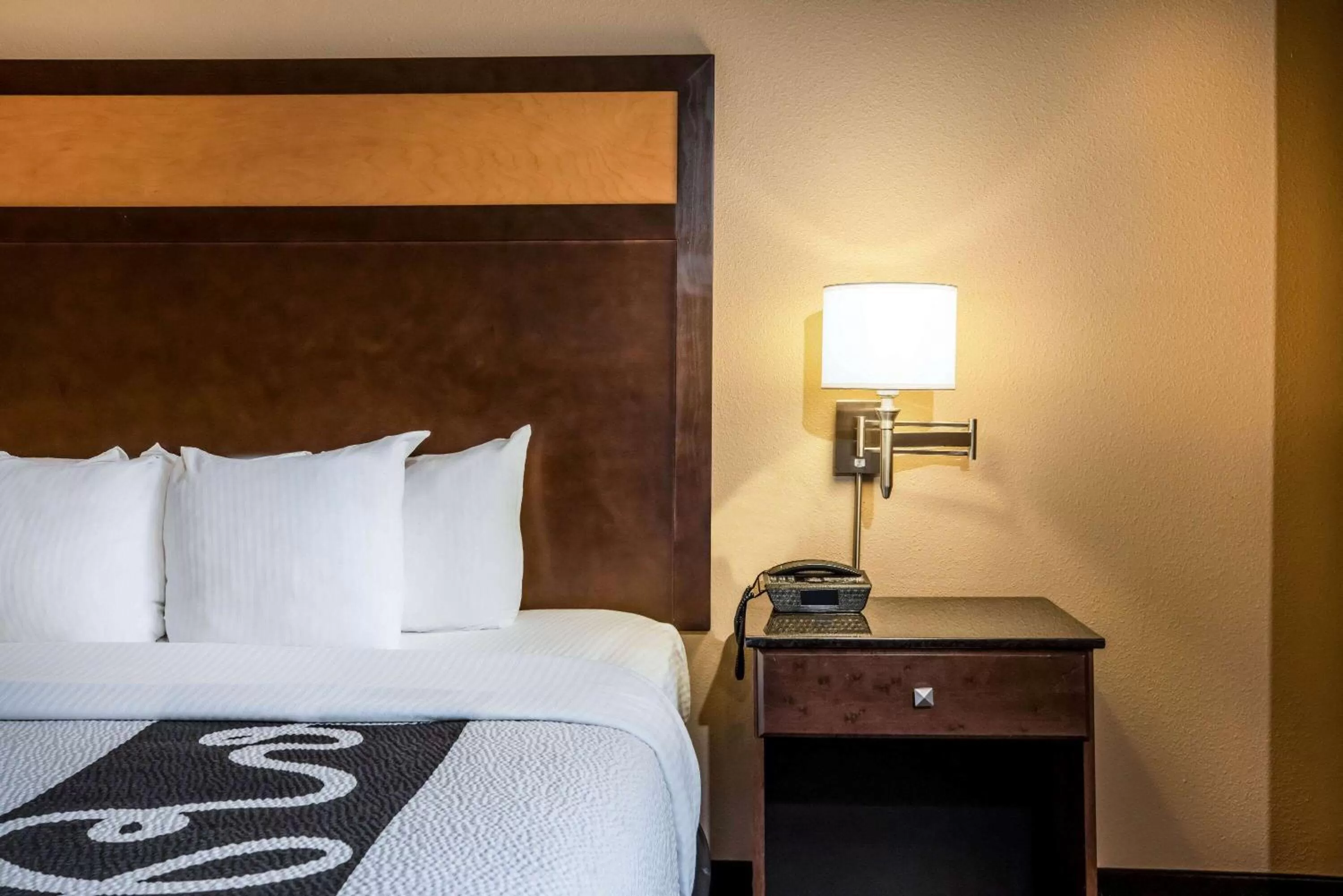 Deluxe King Room in La Quinta by Wyndham Eugene