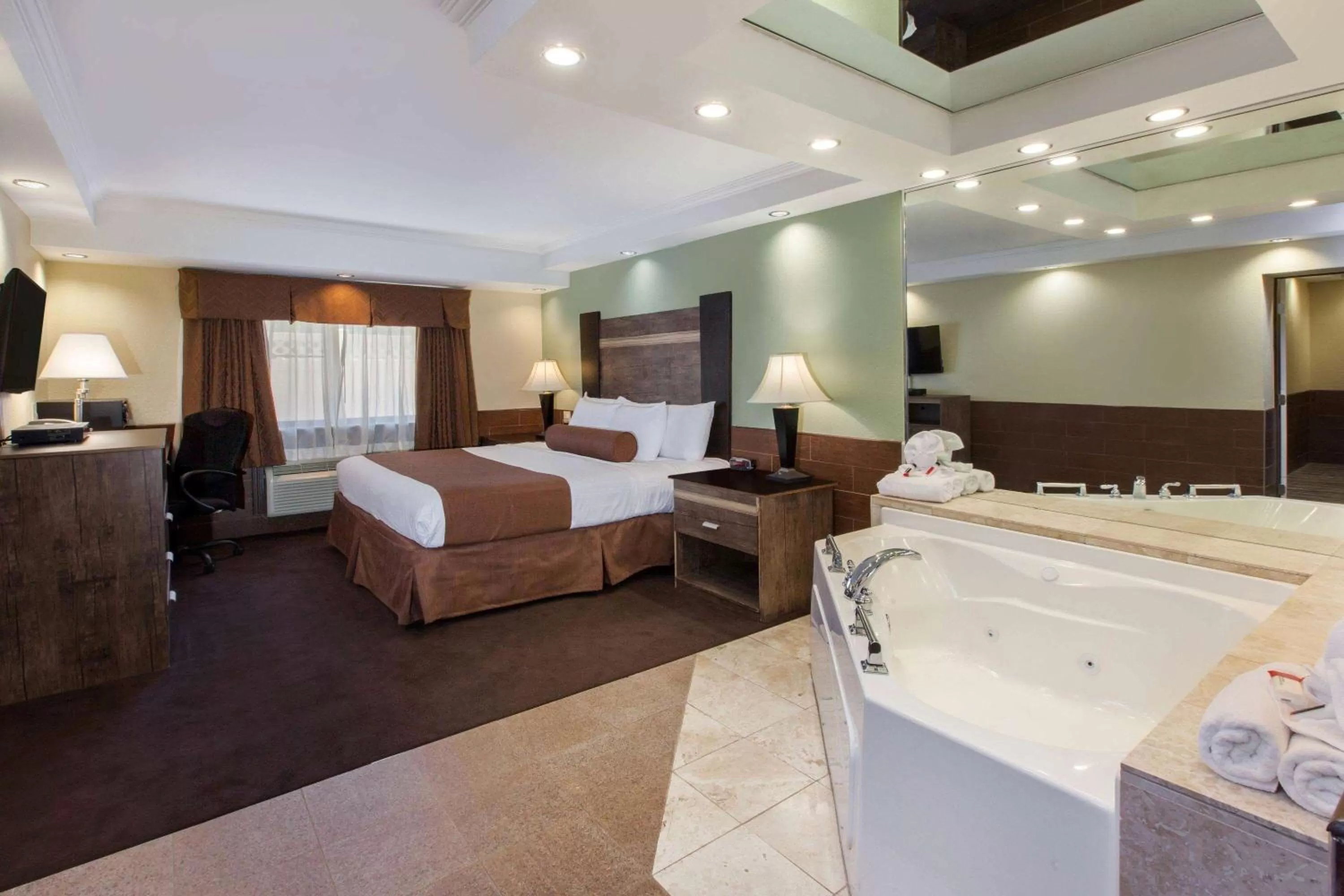 Family Suite -  Non-Smoking in Baymont by Wyndham Pompton Plains/Wayne