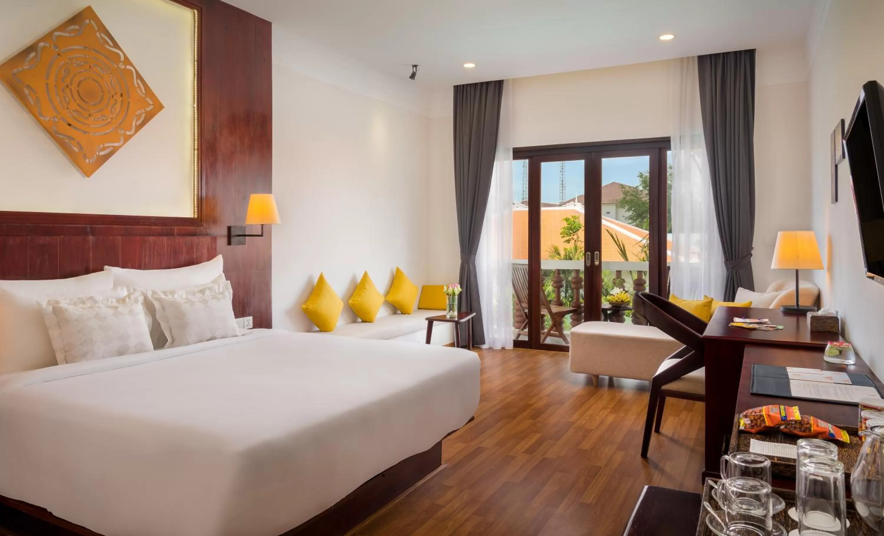 Deluxe King Room with Balcony in Sabara Angkor Resort & Spa