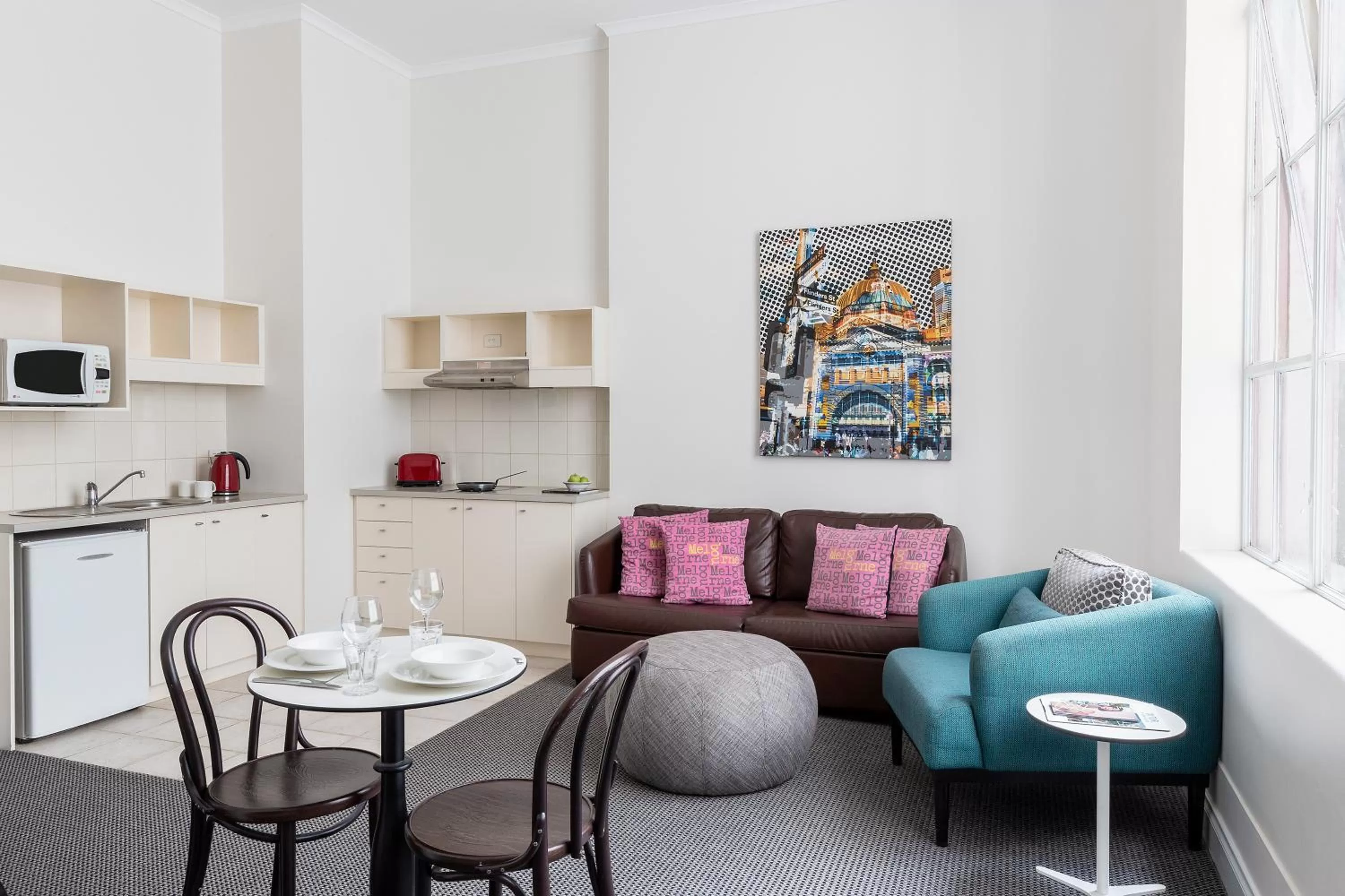 One-Bedroom Apartment in Quality Apartments Melbourne Central