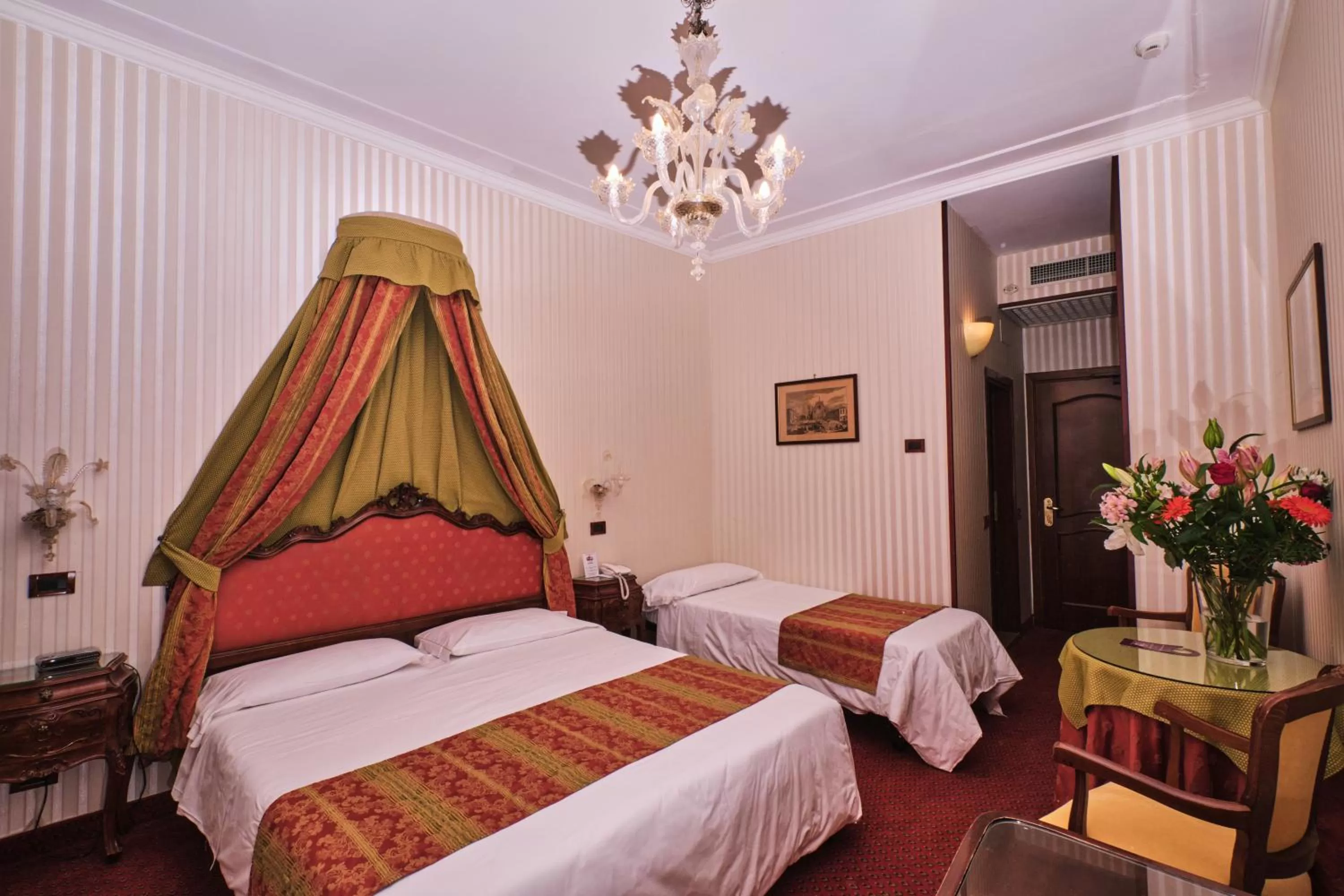 Standard Triple Room in Hotel Kette