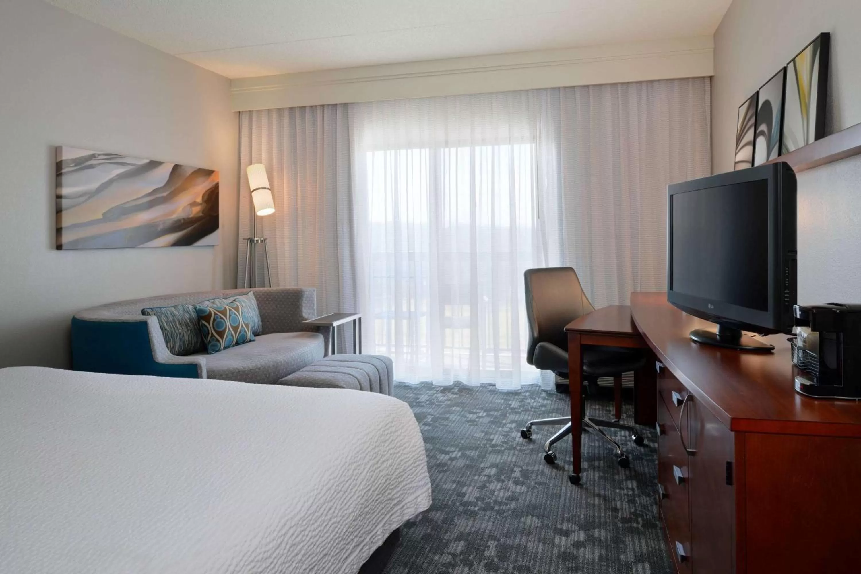 Hearing Accessible Guestroom King in Sonesta Select Kansas City South Overland Park