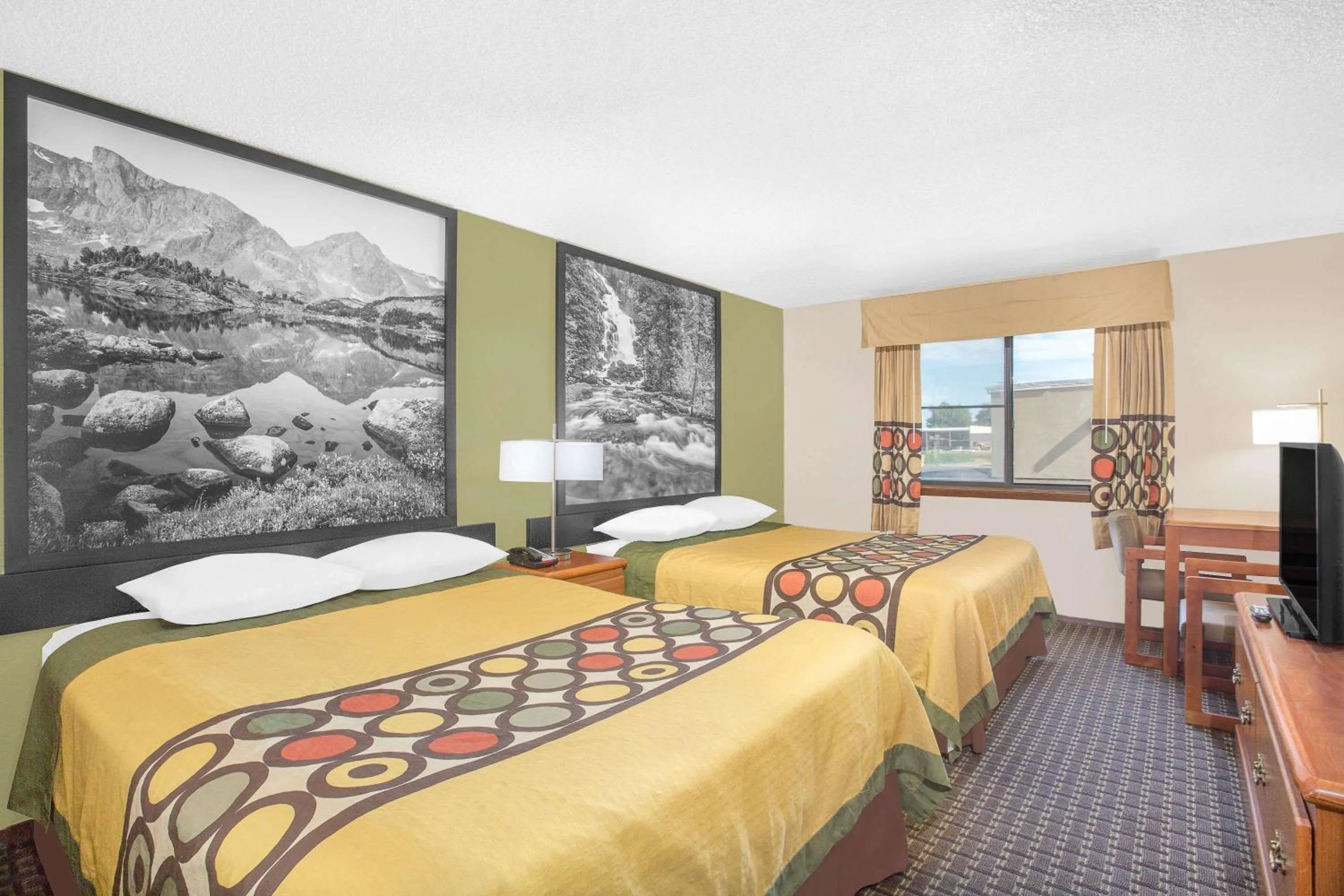 Queen Room with Two Queen Beds - Non-Smoking in Super 8 by Wyndham Riverton