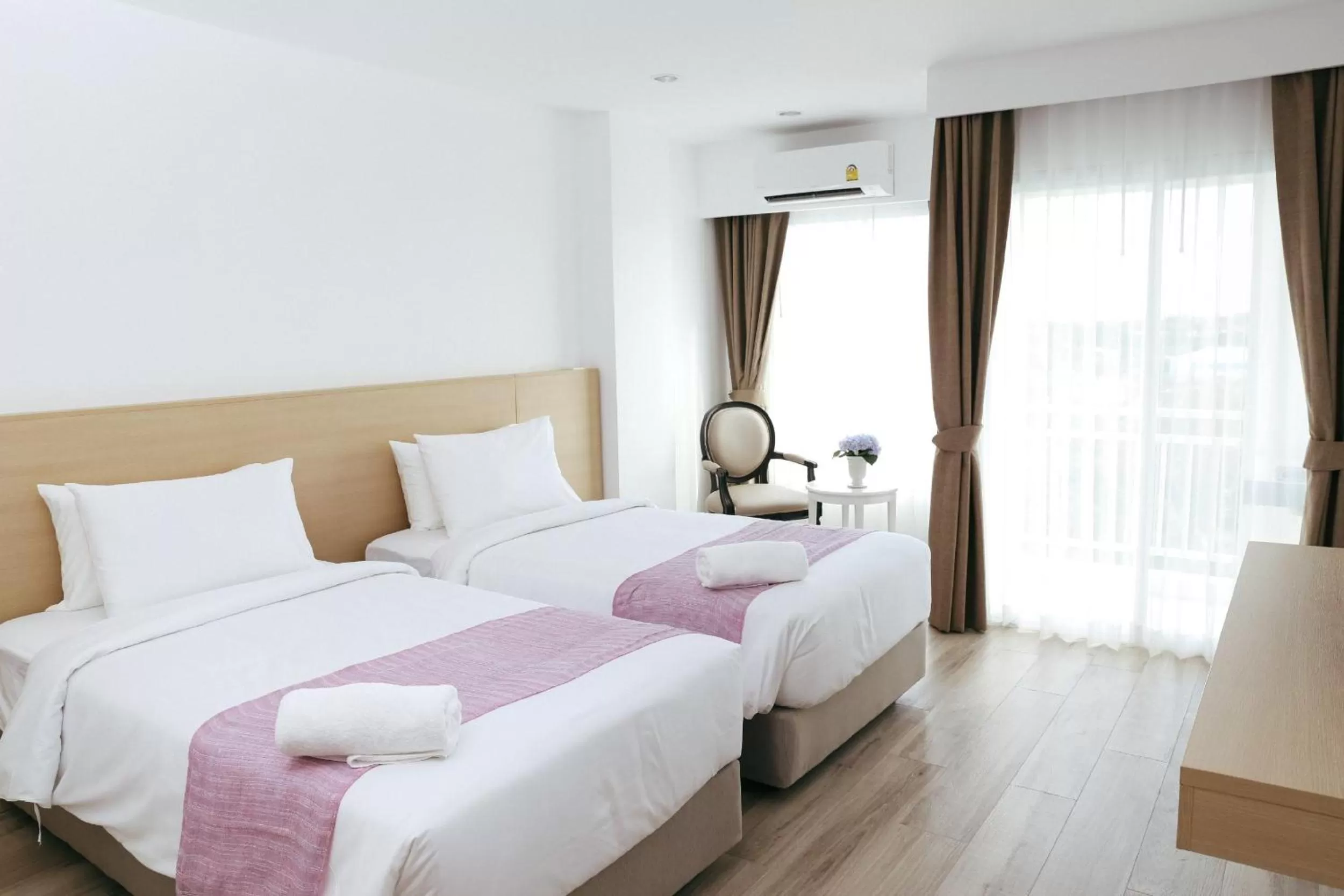 Superior Twin Room in Arsh Boutique Hotel