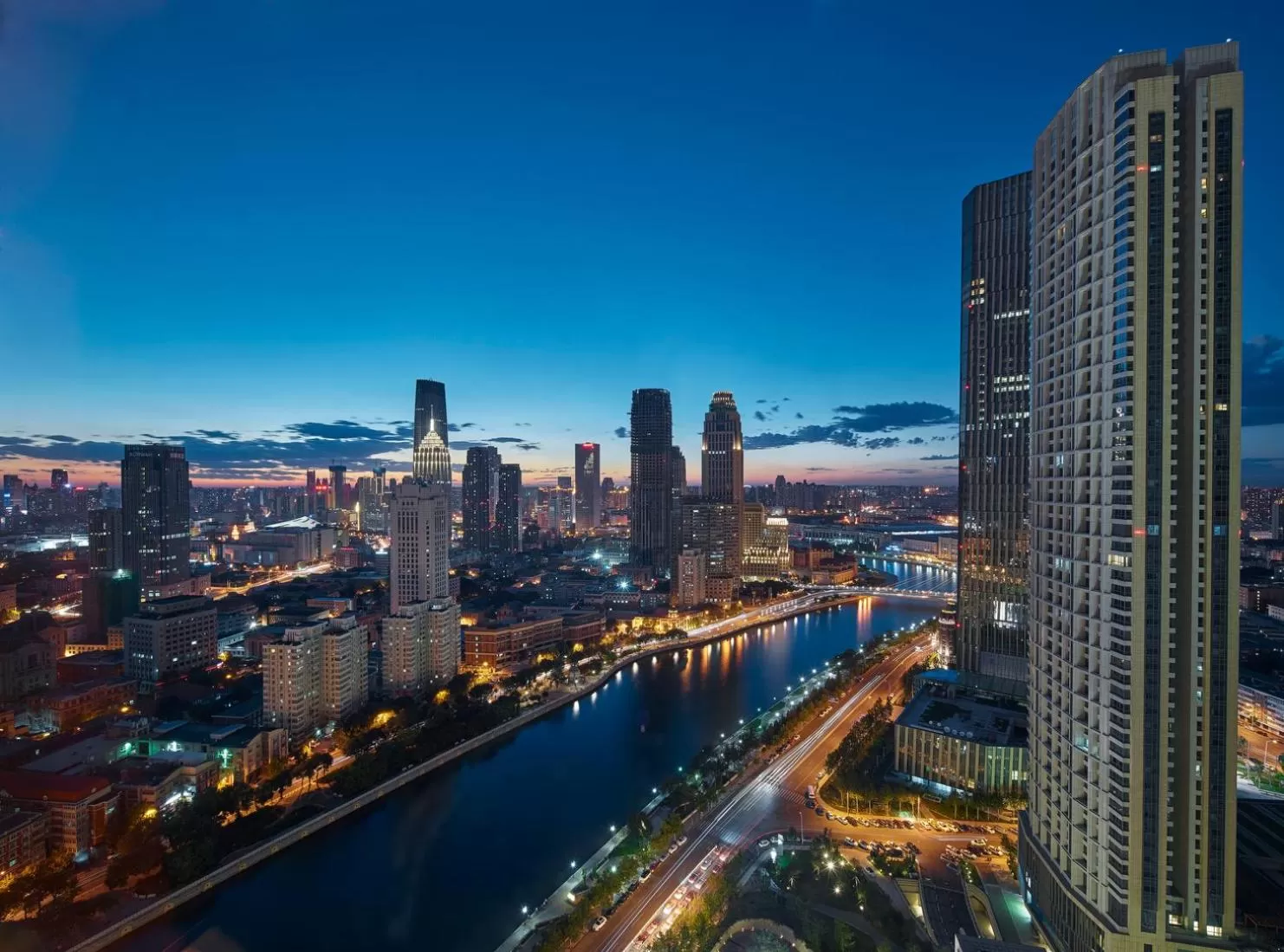 Deluxe King Room with River View in Shangri-La Tianjin