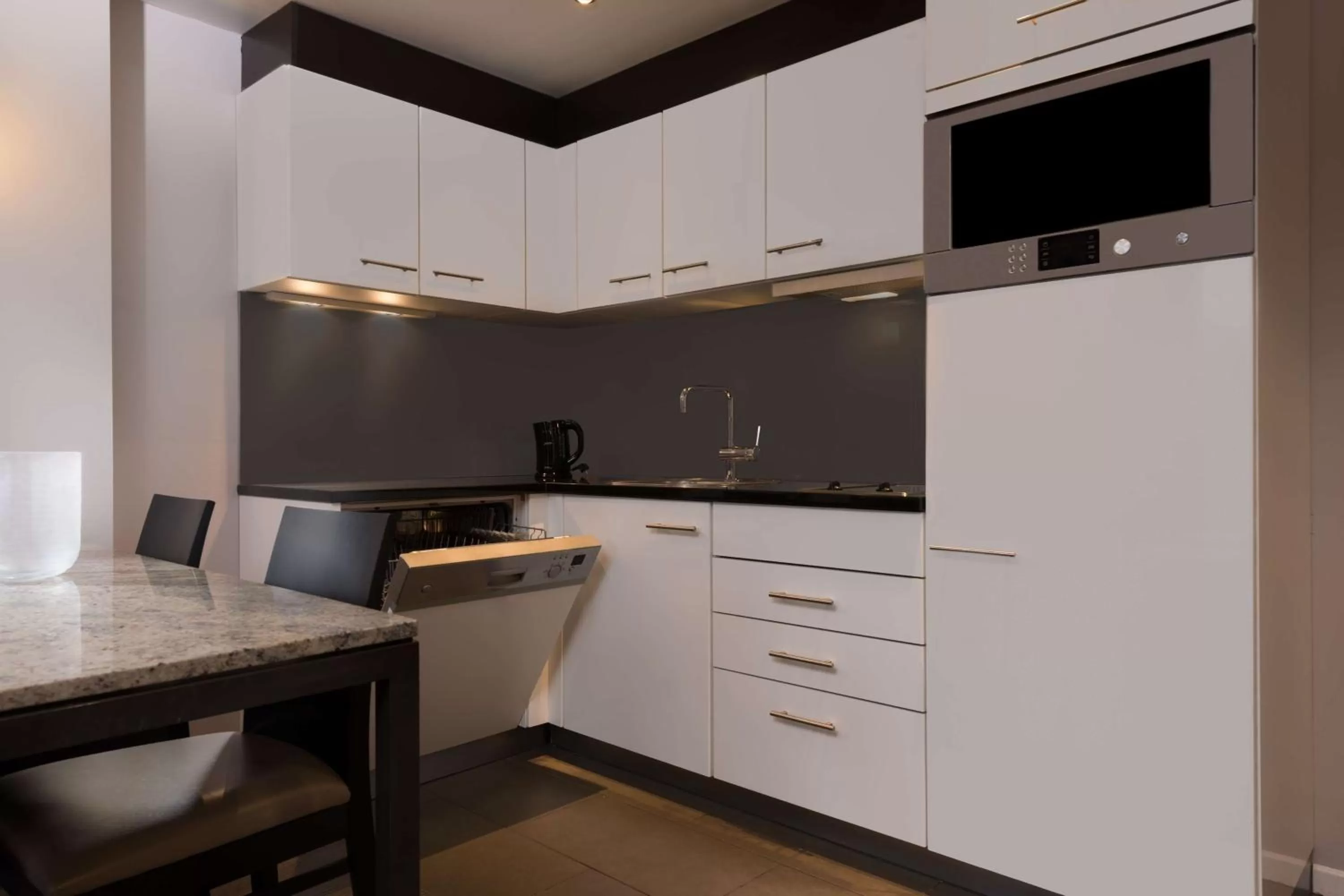 2-Bedroom Apartment in Adina Apartment Hotel Frankfurt Neue Oper