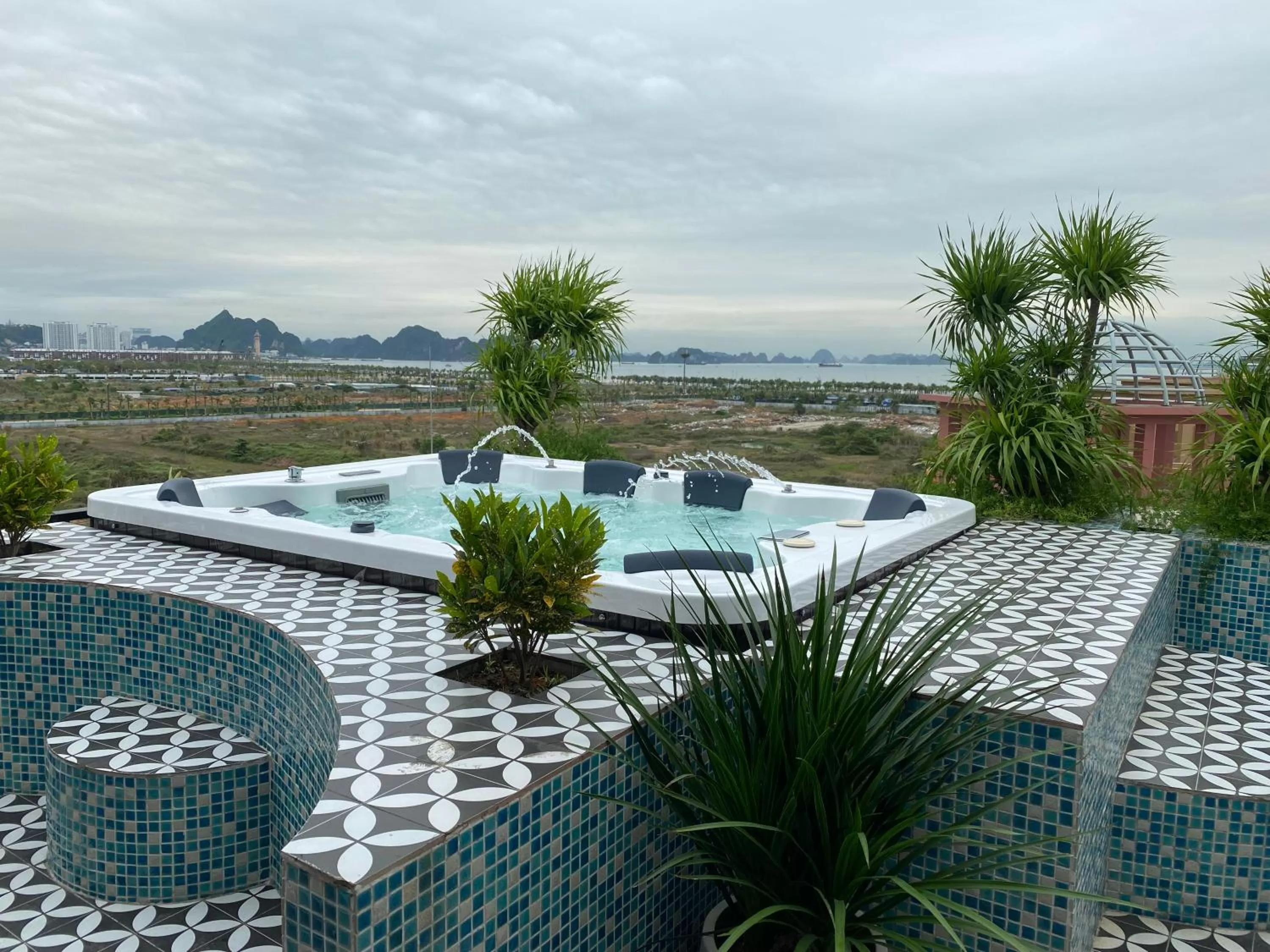 Spa and wellness centre/facilities in The Exquisite HaLong Hotel