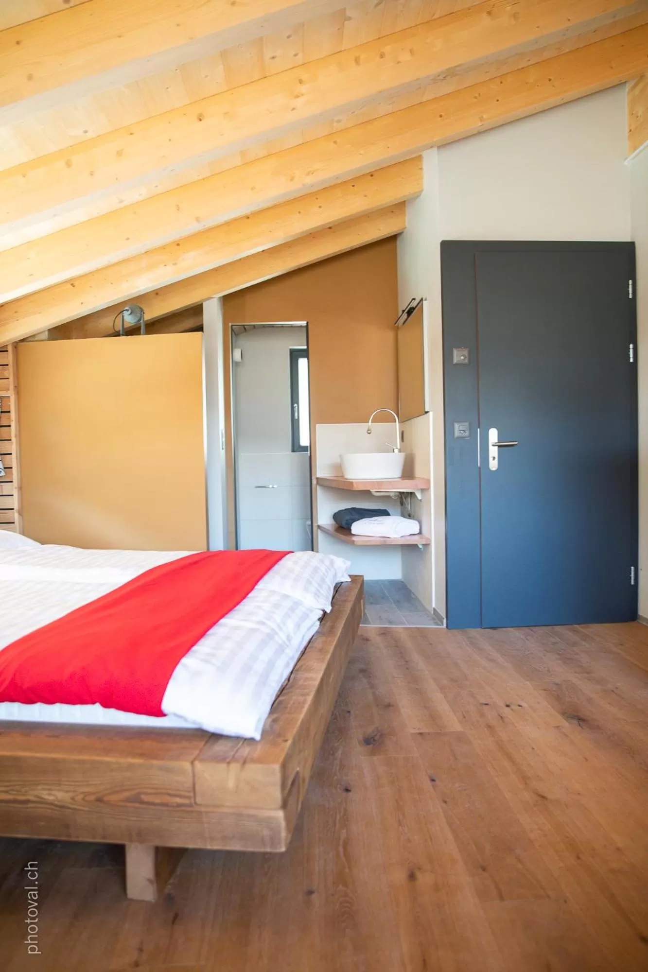 King Room in La Tzavane