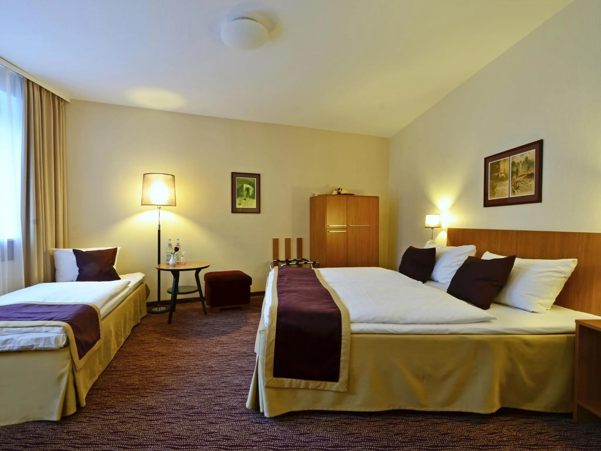 Triple Room in Comfort Hotel tom Kyle