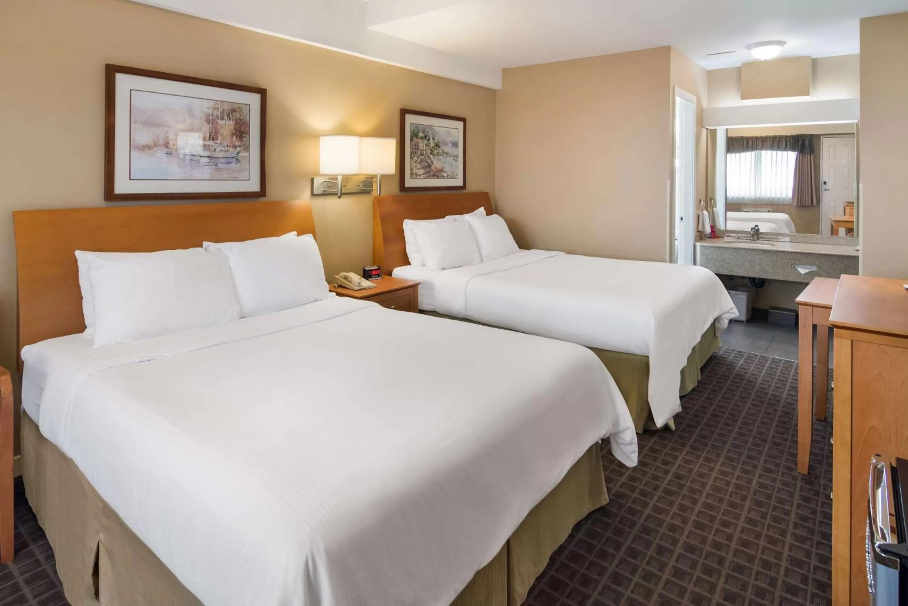 Double Room with Two Double Beds in SureStay Hotel by Best Western North Vancouver Capilano