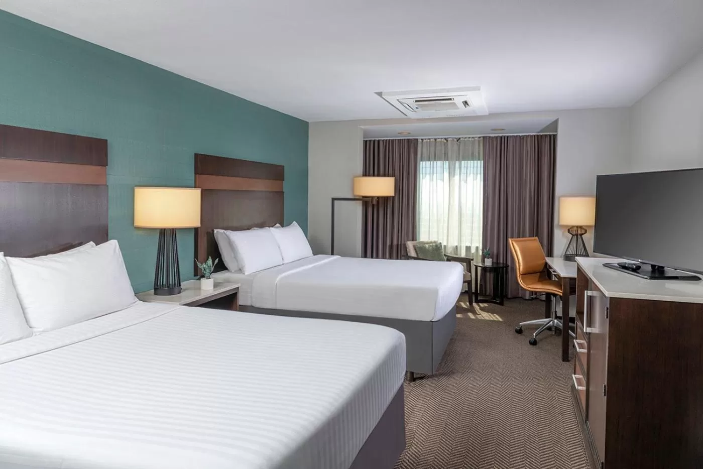 Queen Room with Two Queen Beds - Disability Access in The Pierpont Inn