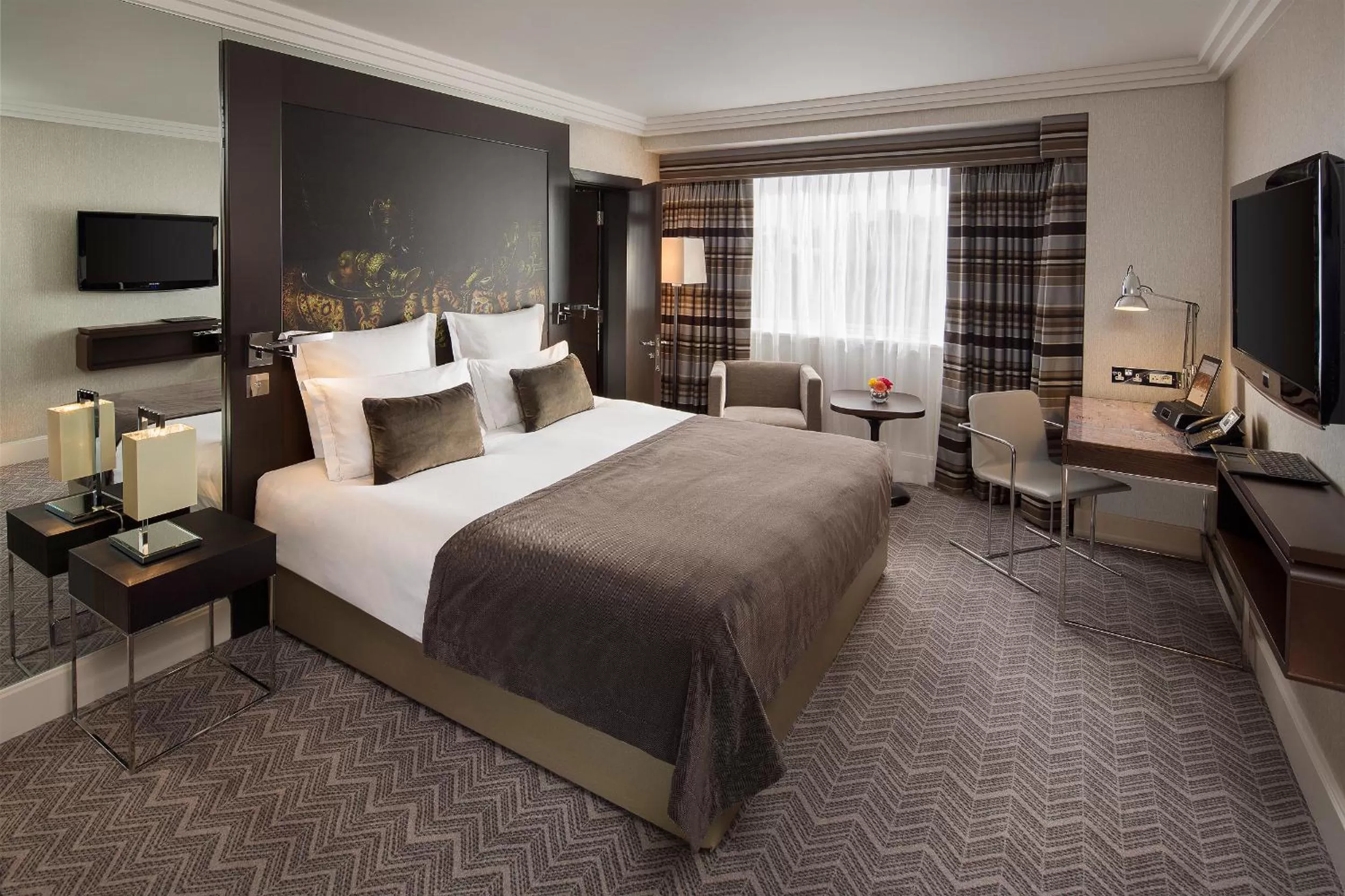 Deluxe Double Room in Jumeirah Lowndes London