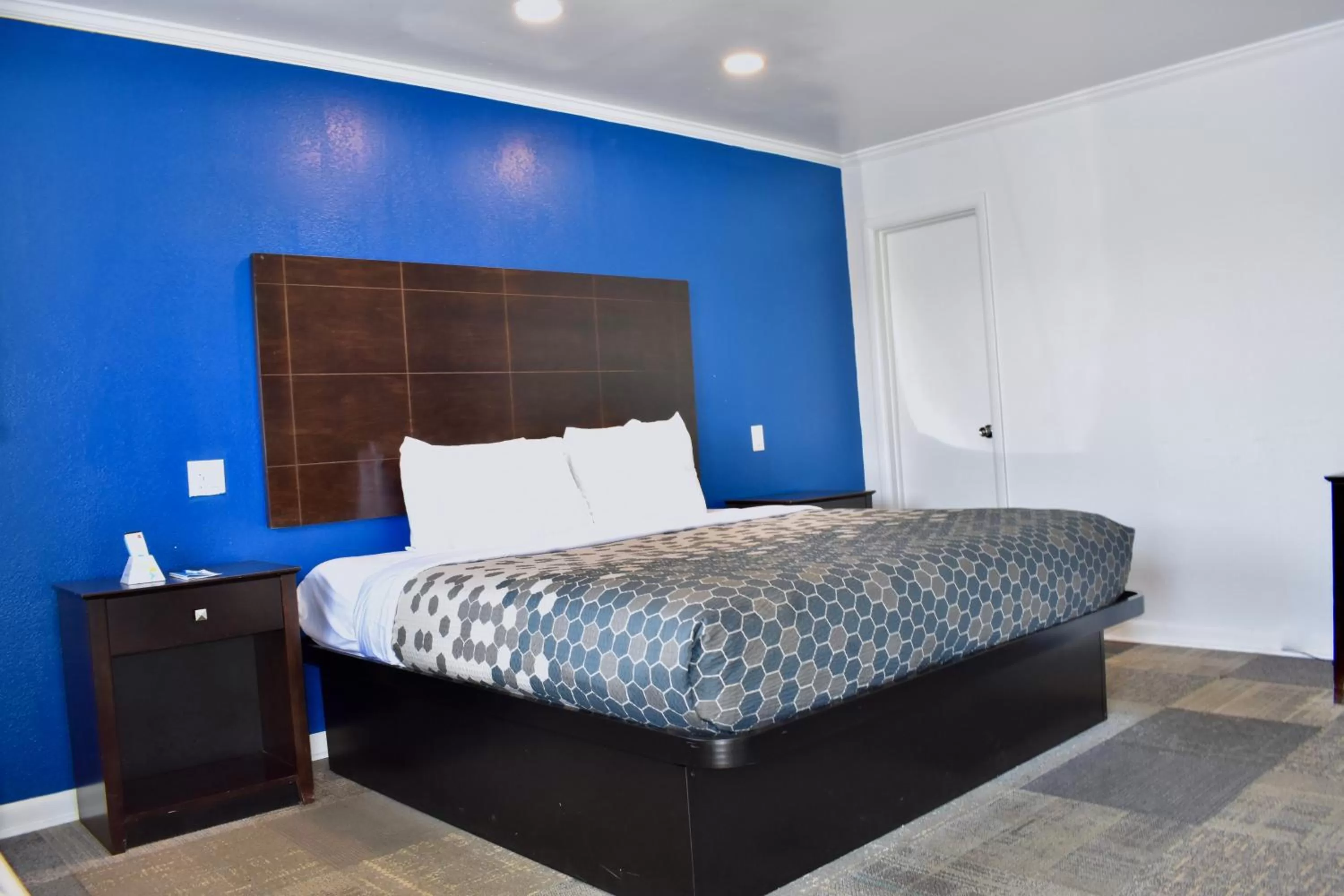 King Room - Accessible/Smoking in Rodeway Inn Swainsboro