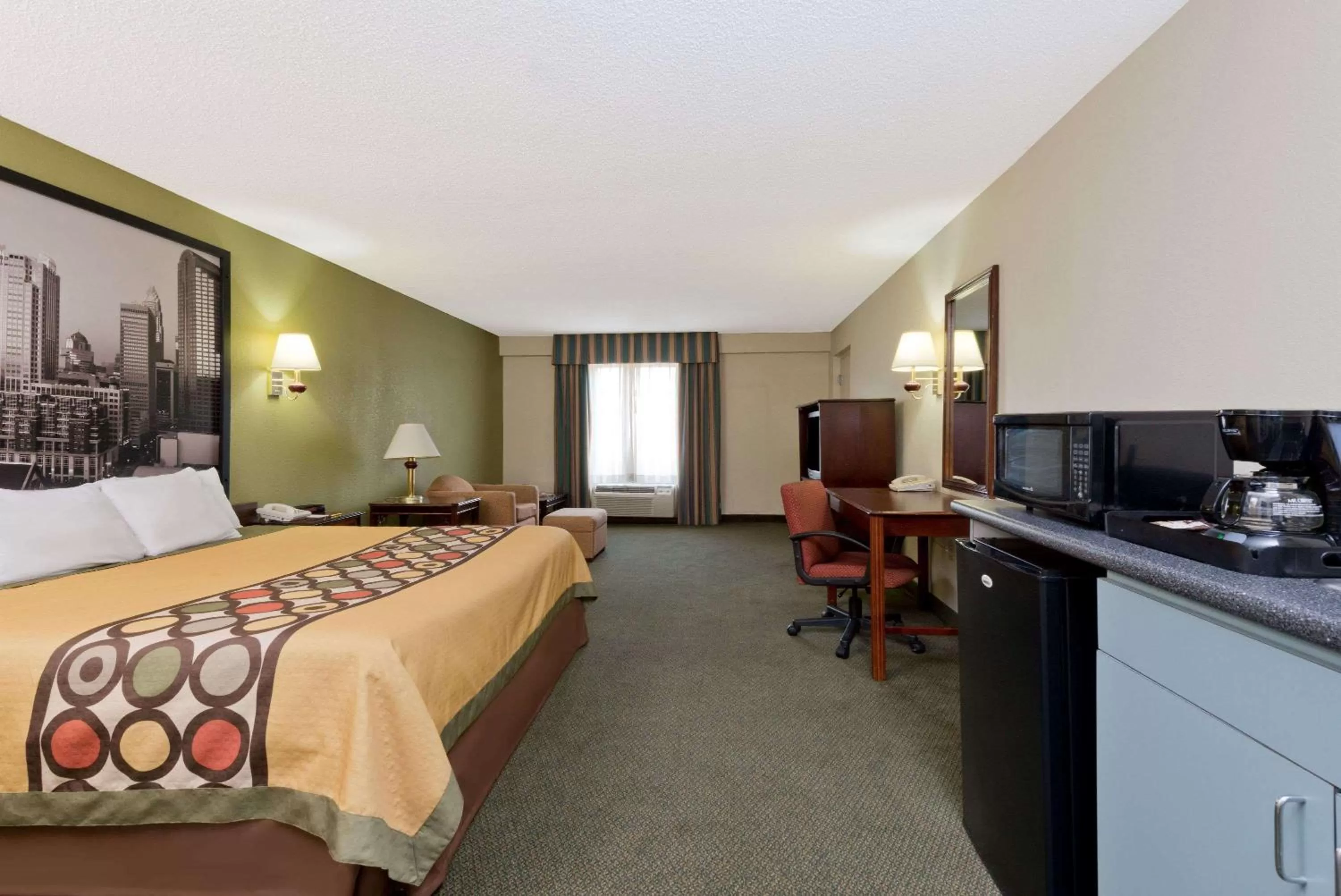 Business King Room - Non-Smoking in Super 8 by Wyndham Huntersville/Charlotte Area