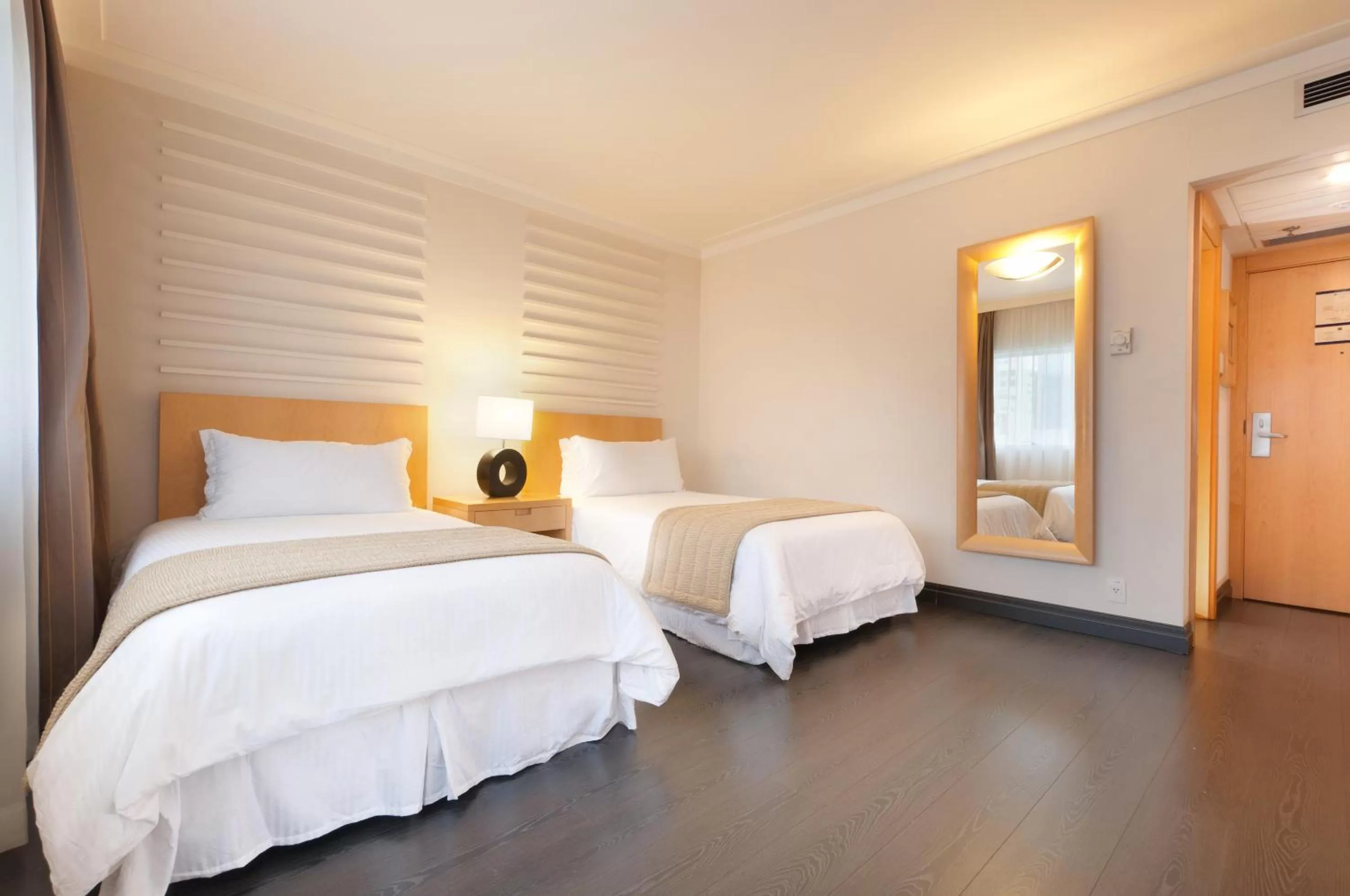 Deluxe Twin Room in Intercity São Paulo Paulista