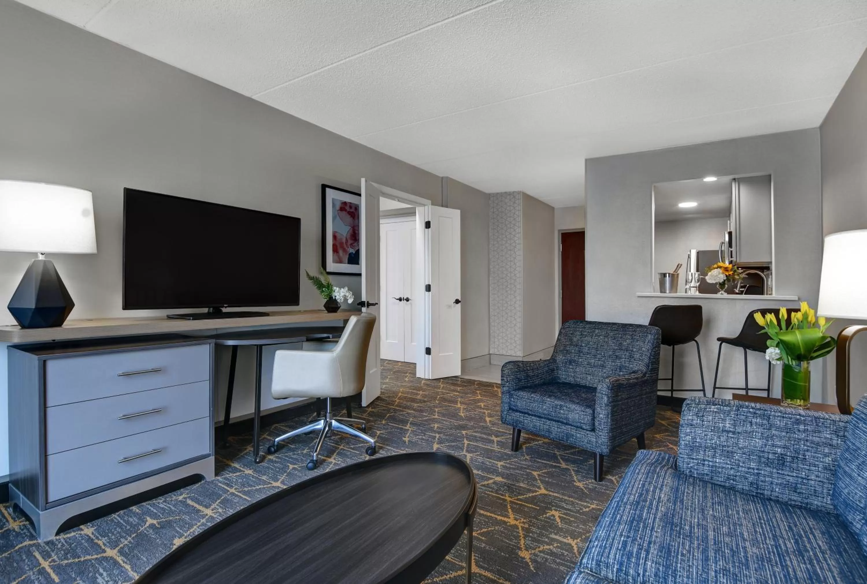 King Suite in Holiday Inn Philadelphia-Cherry Hill by IHG