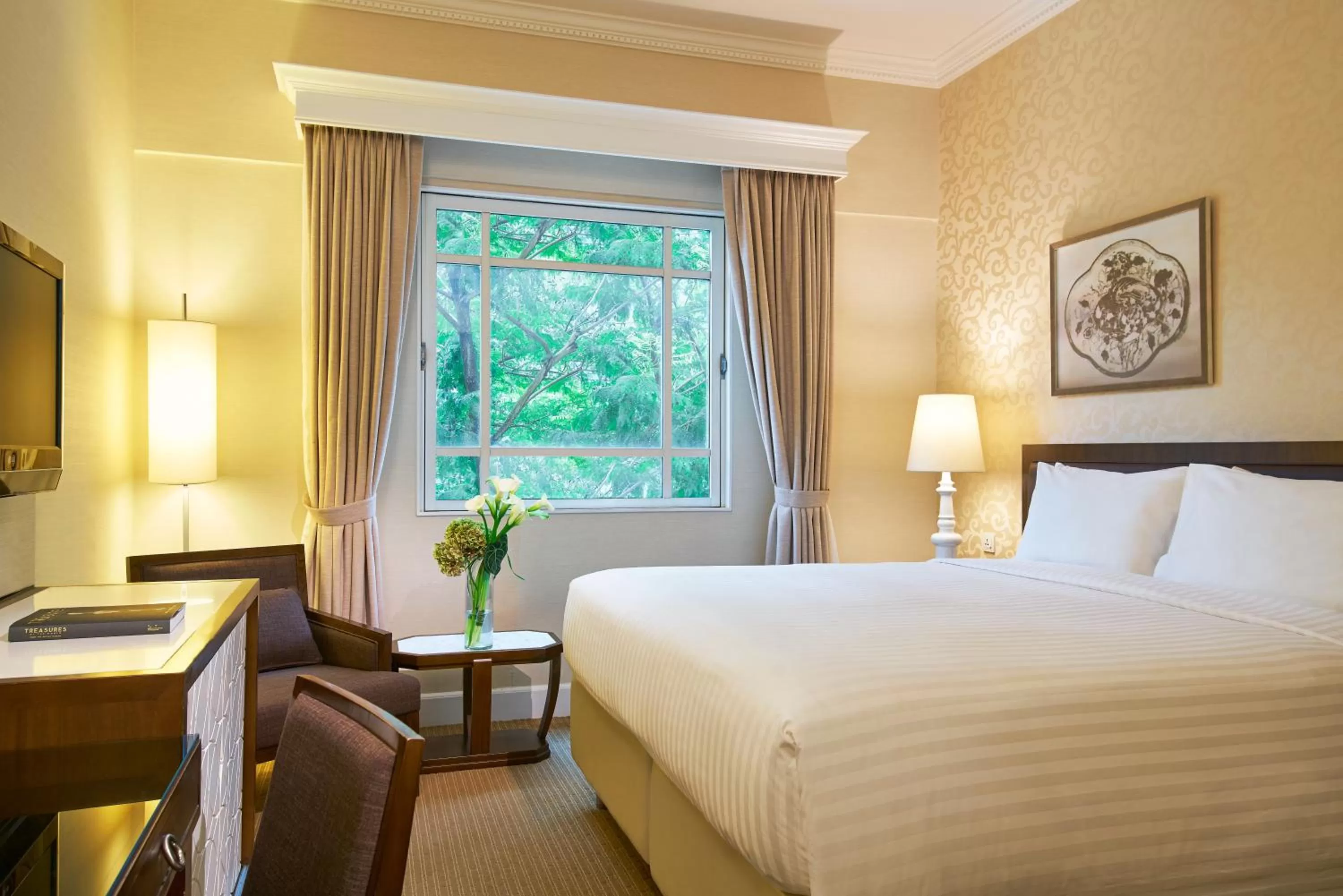 Superior Double or Twin Room in Rendezvous Hotel Singapore by Far East Hospitality