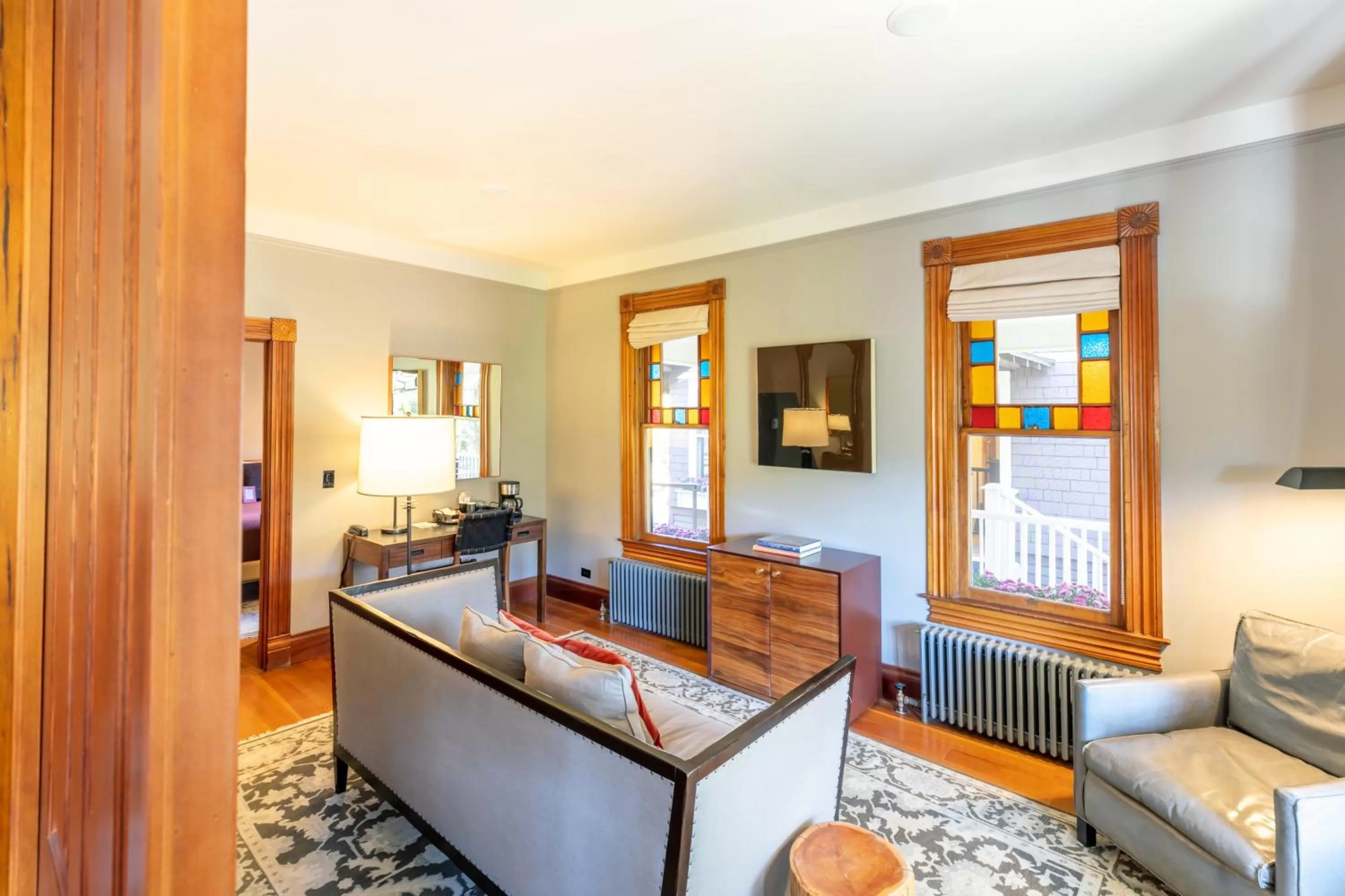 Queen Suite in The Outlook Lodge