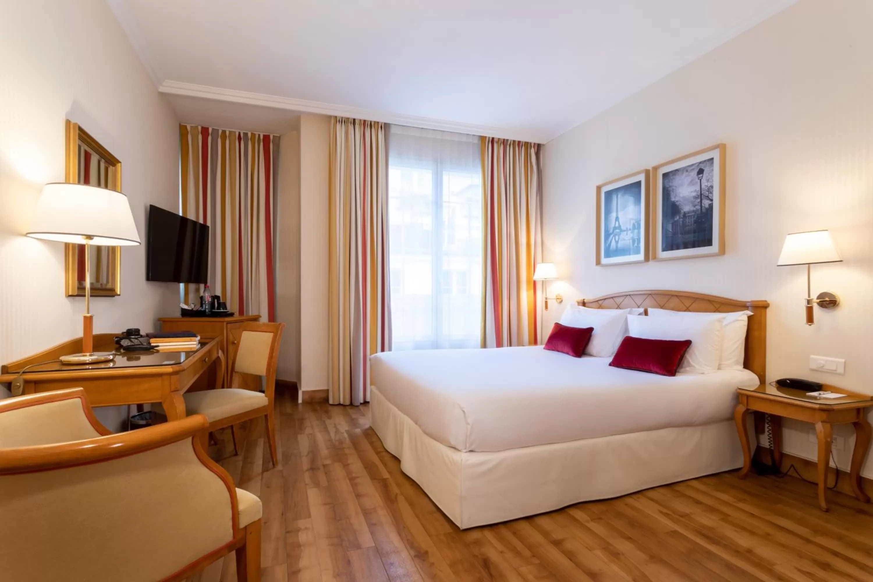 Deluxe Double Room in Hotel Etats Unis Opera