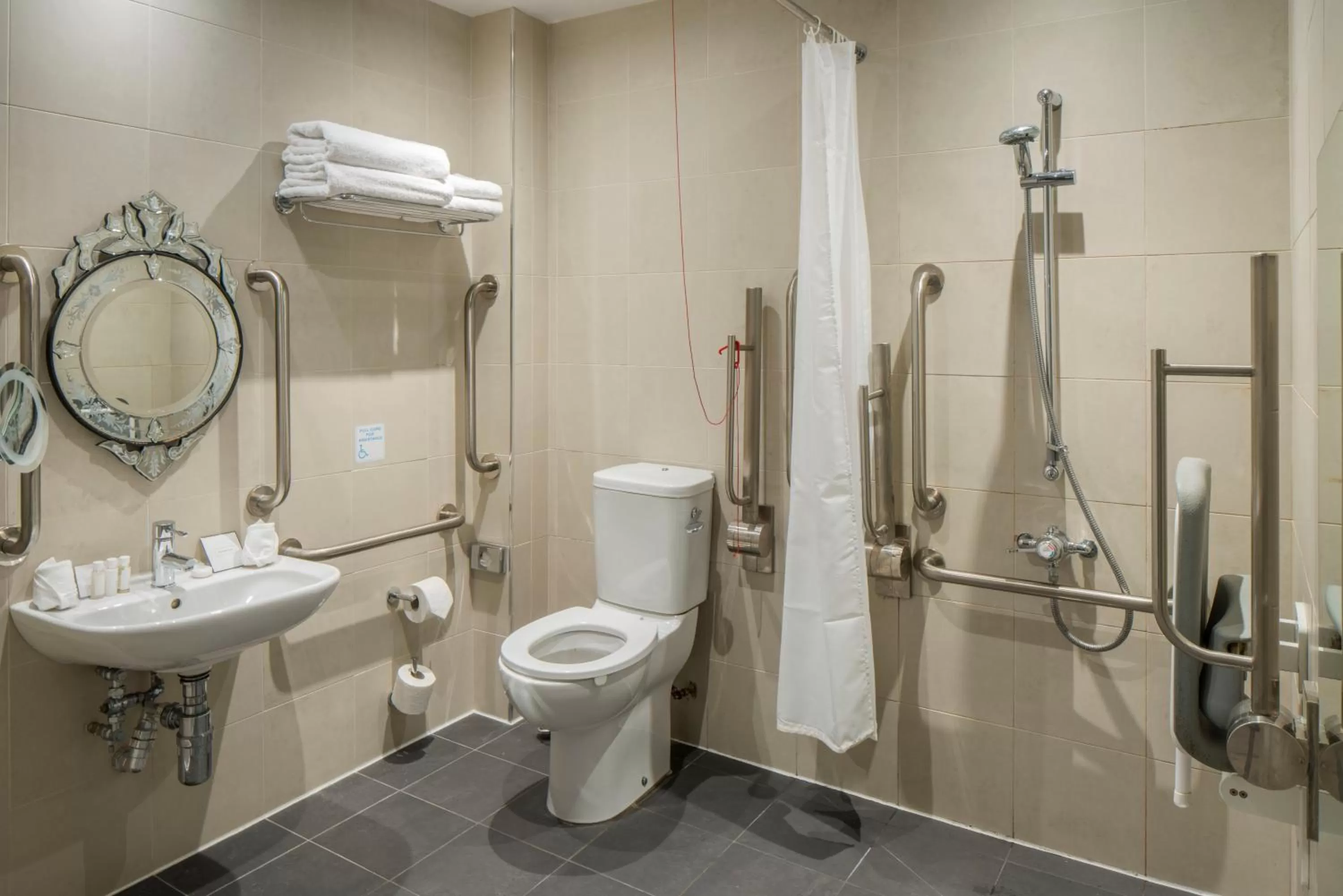 Standard Double Room - Disability Access in Vanbrugh House Hotel