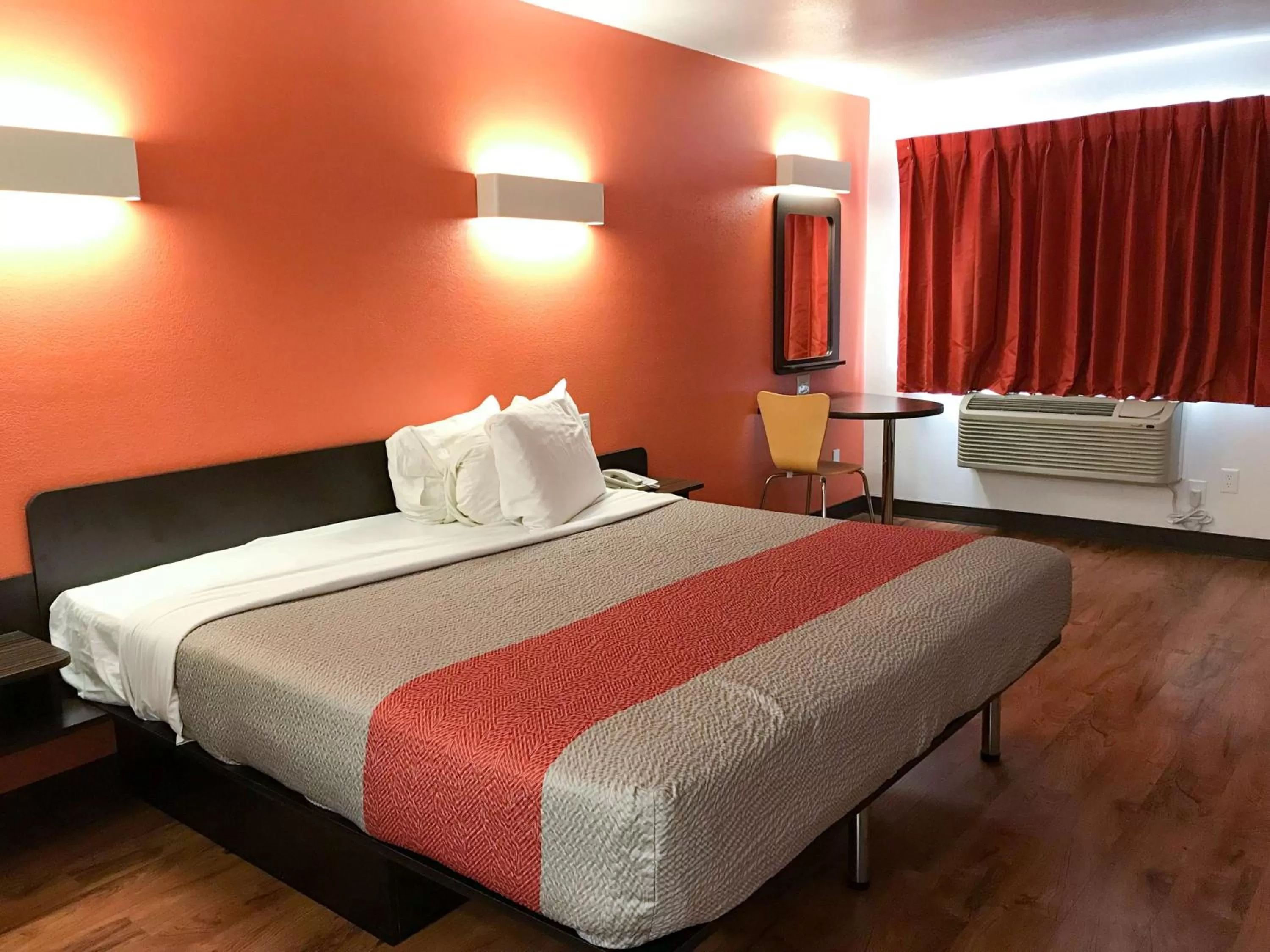 King Room - single occupancy - Smoking  in Motel 6-Bremen, GA