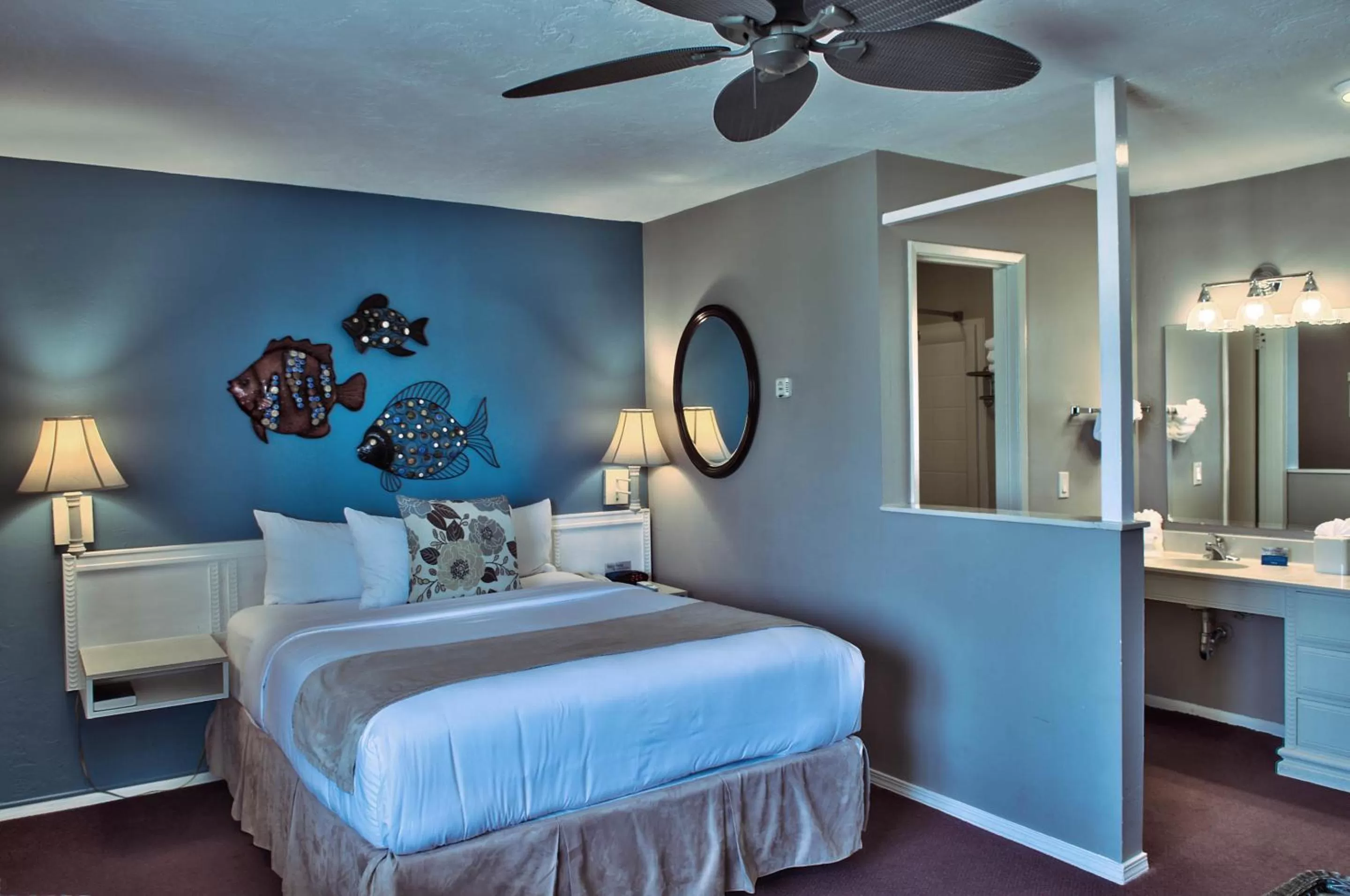 Queen Room in Lovers Point Inn