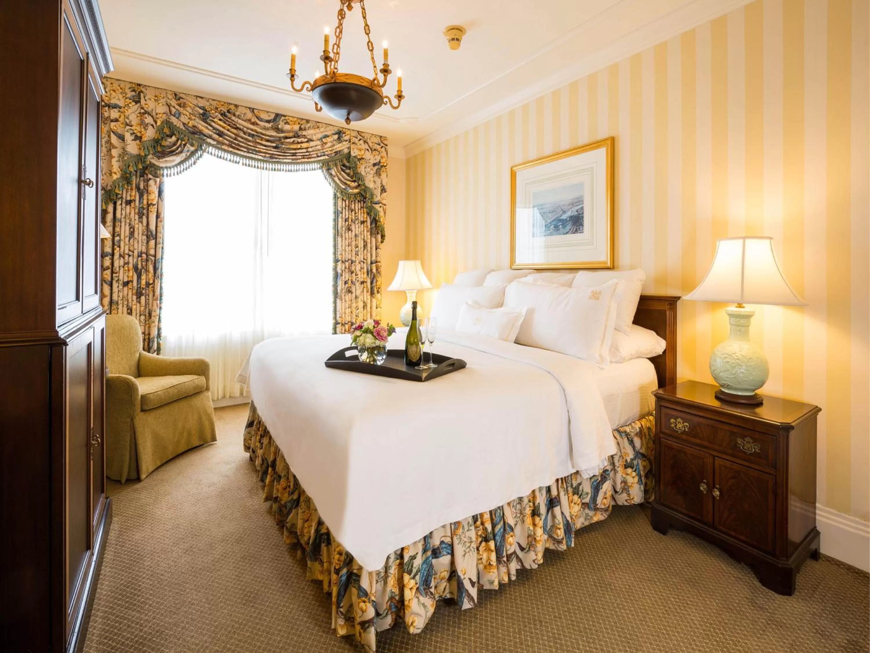 Traditional King Room in Hotel Monteleone